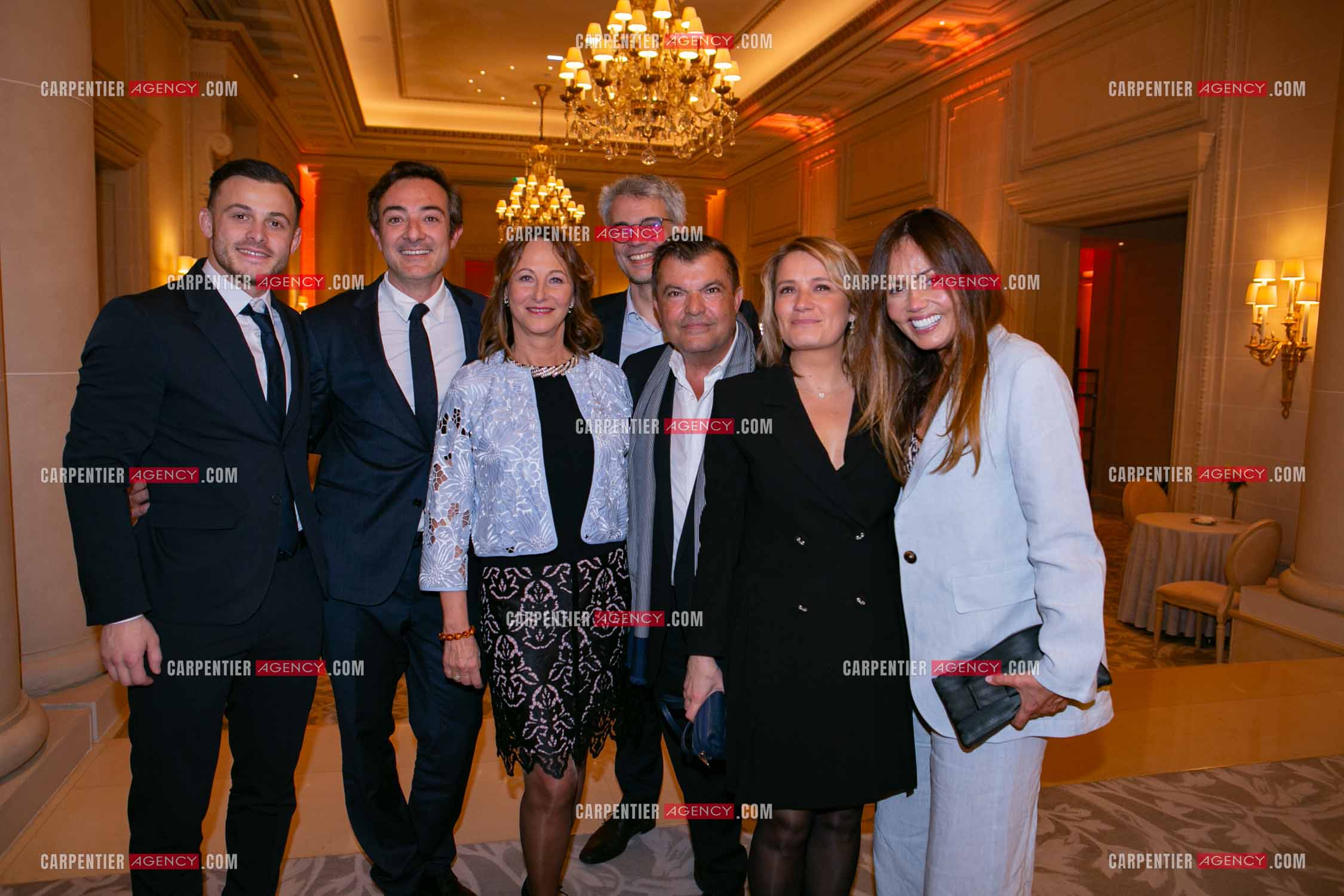 Soirée de Gala des Stéthos d'Or 2025 à l'Hôtel George V à Paris le 24 Mars 2025. Le PDG de C8 Franck Appietto entouré de ses collaborateurs, Ségolène Royal, Pascale de La Tour du Pin et Karine Arsene.