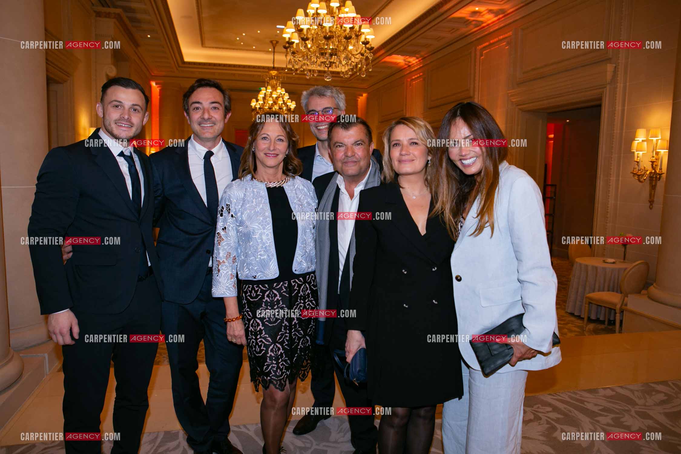 Soirée de Gala des Stéthos d'Or 2025 à l'Hôtel George V à Paris le 24 Mars 2025. Le PDG de C8 Franck Appietto entouré de ses collaborateurs, Ségolène Royal, Pascale de La Tour du Pin et Karine Arsene.
