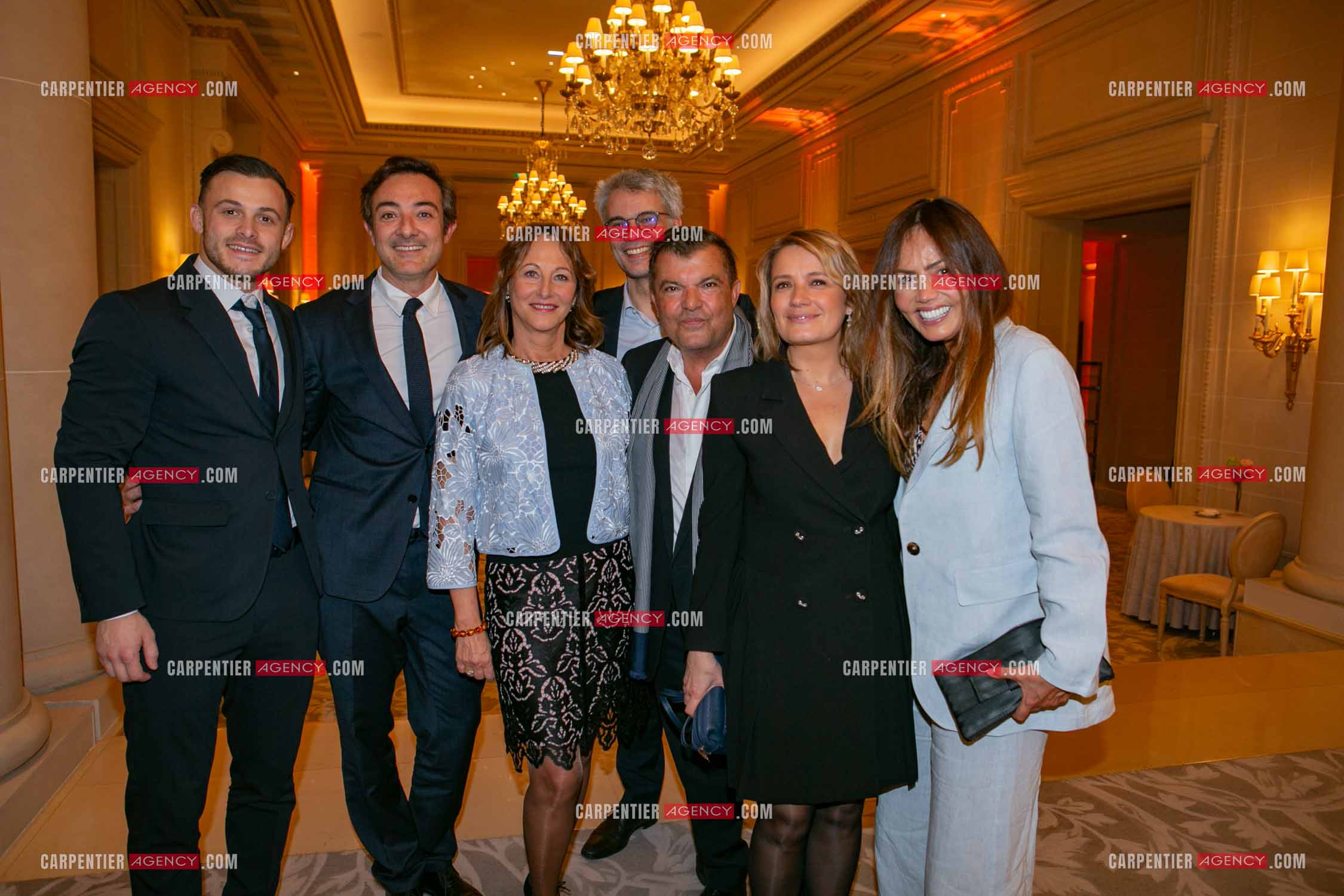 Soirée de Gala des Stéthos d'Or 2025 à l'Hôtel George V à Paris le 24 Mars 2025. Le PDG de C8 Franck Appietto entouré de ses collaborateurs, Ségolène Royal, Pascale de La Tour du Pin et Karine Arsene.