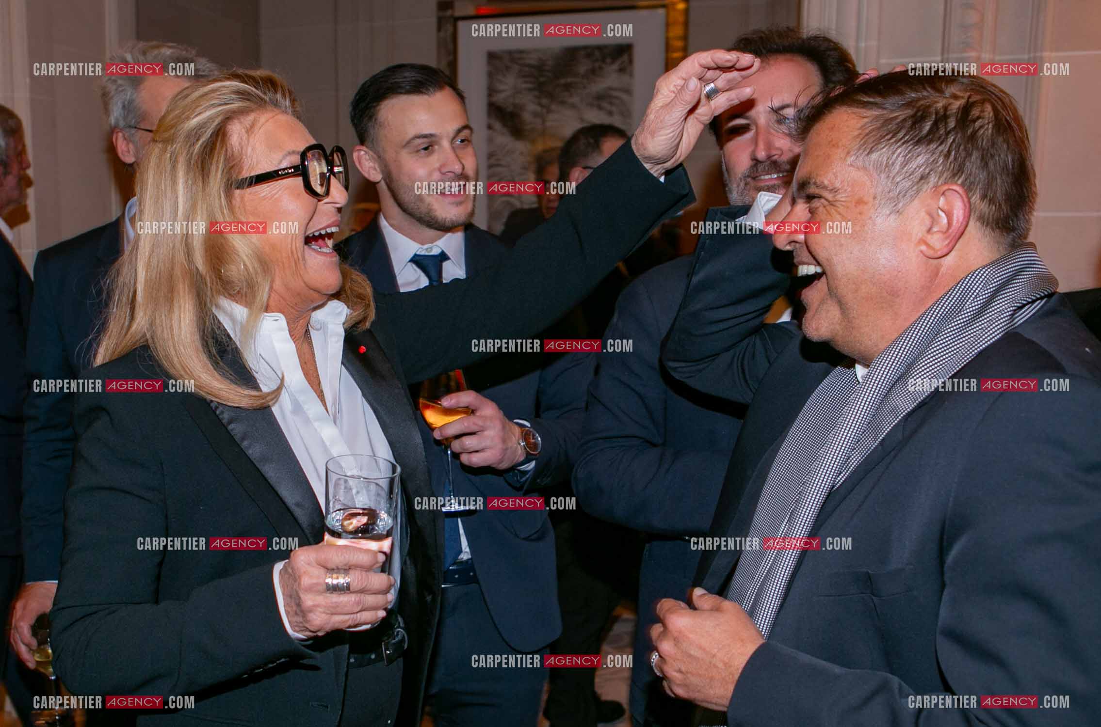 Soirée de Gala des Stéthos d'Or 2025 à l'Hôtel George V à Paris le 24 Mars 2025. La chanteuse Sheila et Franck Appietto le PDG de C8.