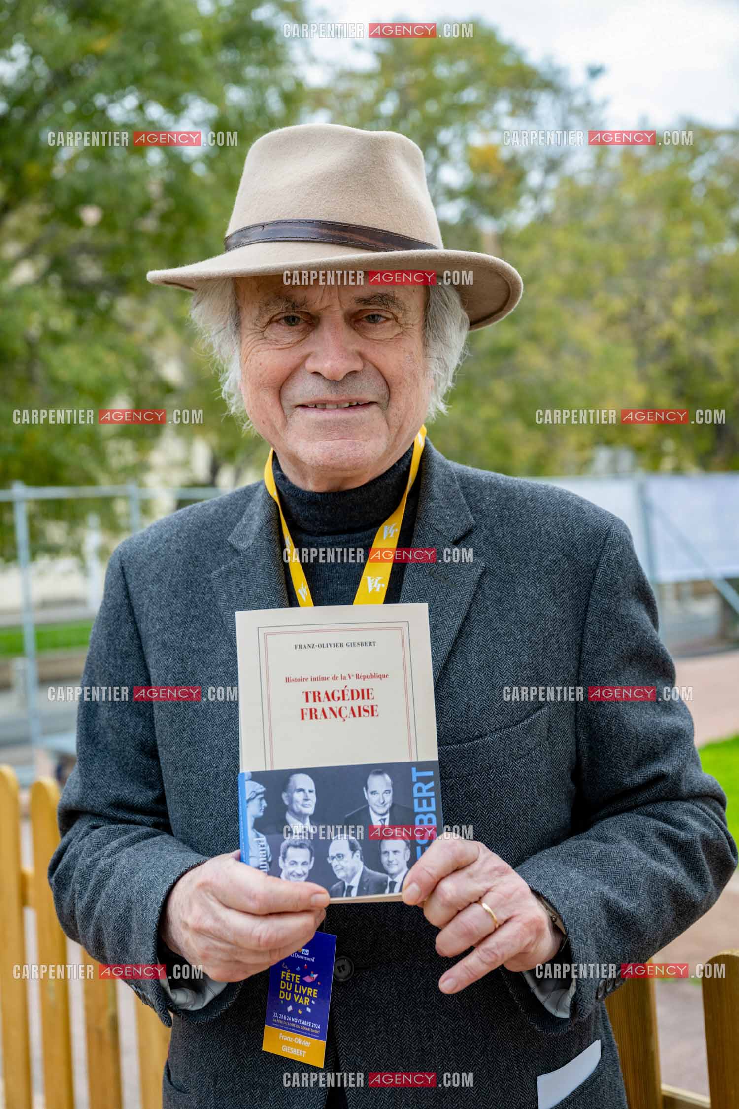 Salon du livre 2024 place des Armes à Toulon. Le journaliste français Franz-Olivier Giesbert présente son nouveau livre “TRAGÉDIE FRANÇAISE“ aux éditions Gallimard.  ( Exclusif )