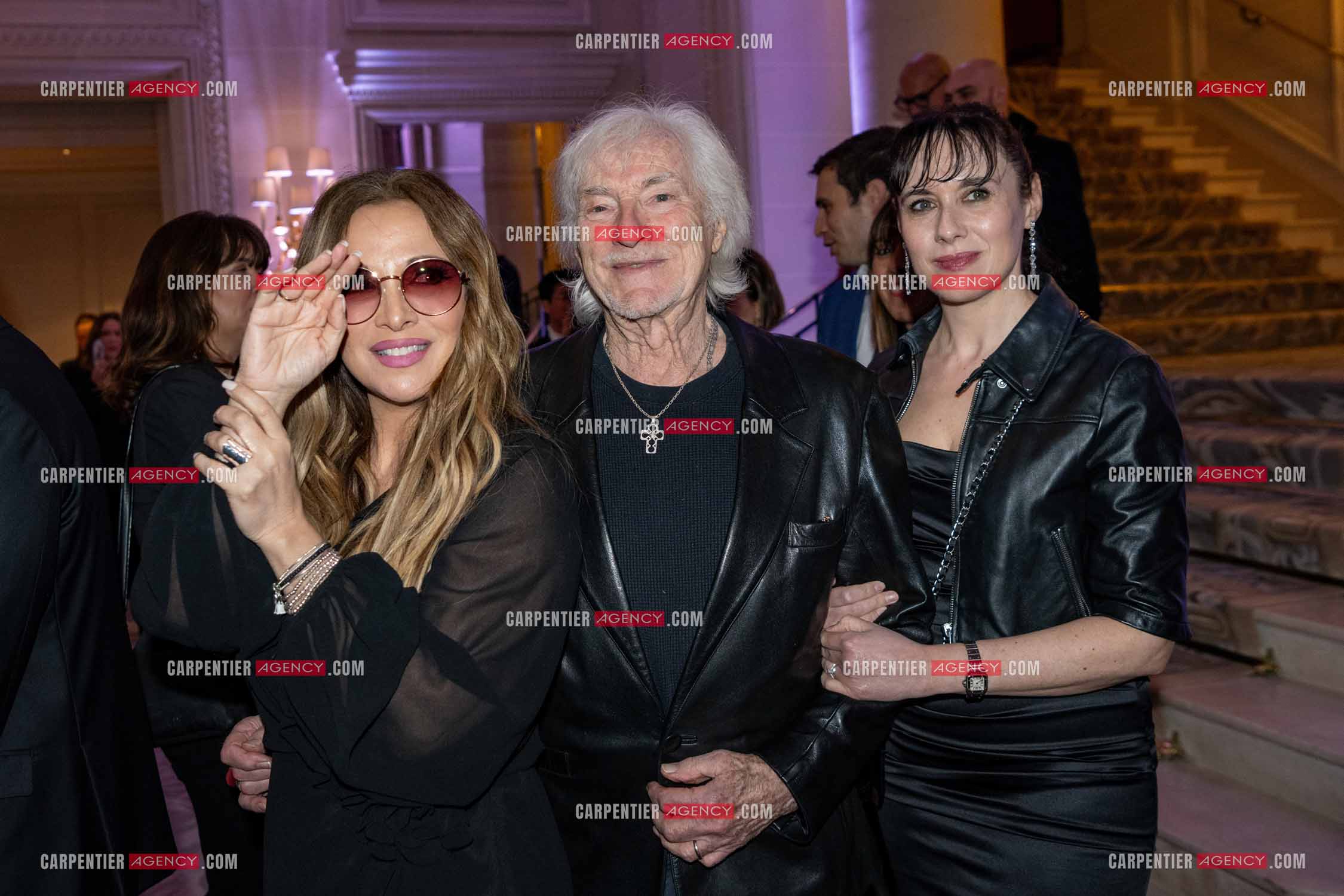 Soirée de Gala des Stéthos d'Or 2024 à l'Hôtel George V à Paris le 18 Mars 2024. La chanteuse Hélène Ségara accompagnée de Hugue Aufray et sa femme Muriel.