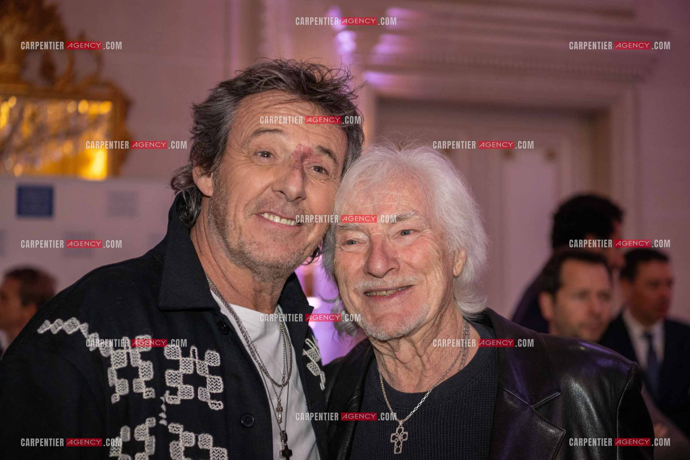 Soirée de Gala des Stéthos d'Or 2024 à l'Hôtel George V à Paris le 18 Mars 2024. L'animateur Jean-Luc Reichmann et le chanteur Hugues Aufray.