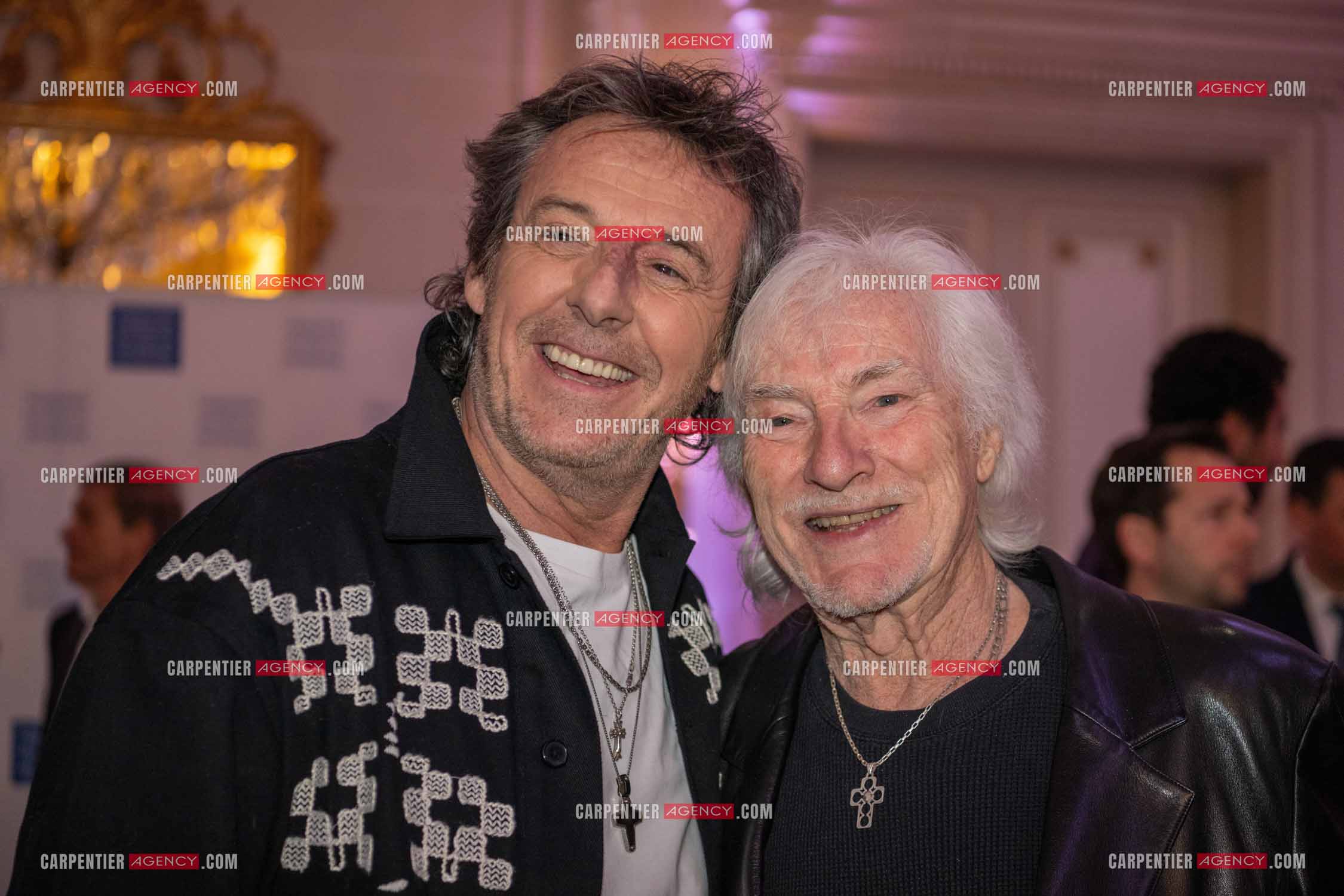 Soirée de Gala des Stéthos d'Or 2024 à l'Hôtel George V à Paris le 18 Mars 2024. L'animateur Jean-Luc Reichmann et le chanteur Hugues Aufray.