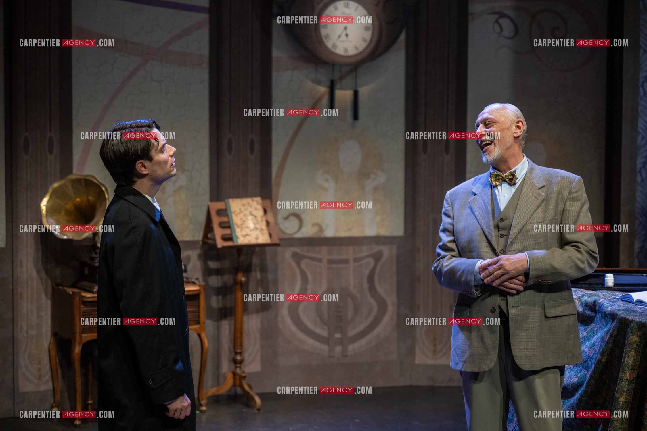 Filage de la pièce “ VIEILLES CHANSONS MALÉFIQUES “ au théâtre Le Chien Qui Fume à Avignon. La pièce est Interprétée par Tom Novembre et Nicolas Verdier. ( Exclusif )