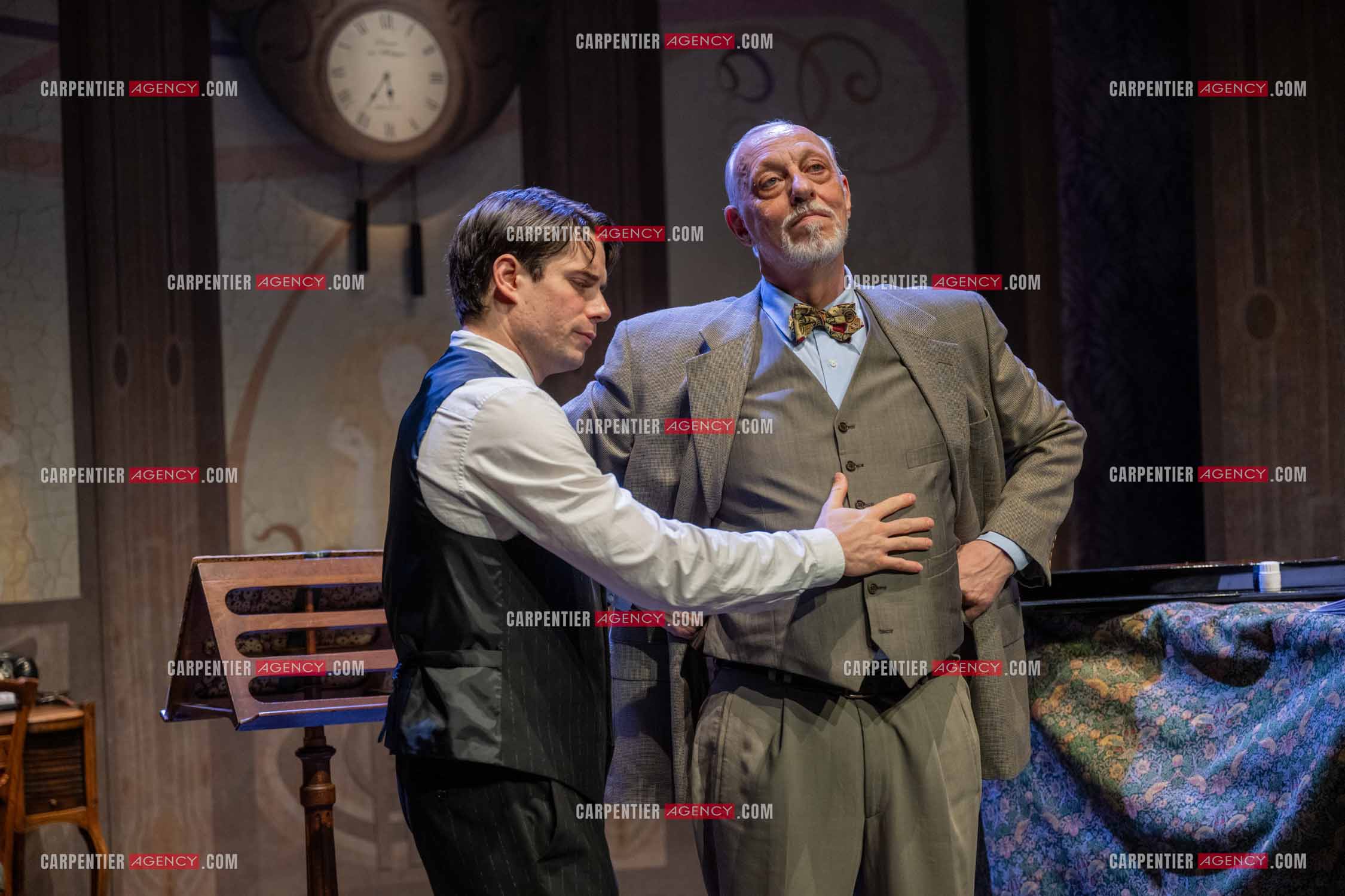 Filage de la pièce “ VIEILLES CHANSONS MALÉFIQUES “ au théâtre Le Chien Qui Fume à Avignon. La pièce est Interprétée par Tom Novembre et Nicolas Verdier. ( Exclusif )