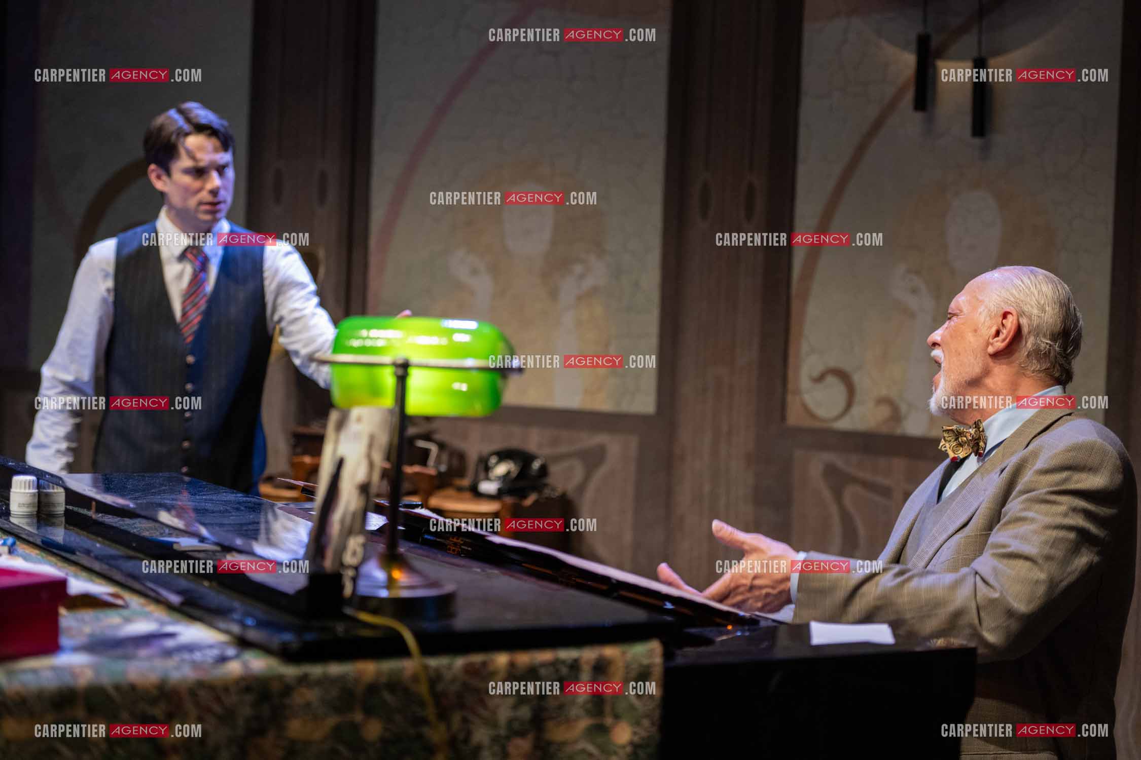 Filage de la pièce “ VIEILLES CHANSONS MALÉFIQUES “ au théâtre Le Chien Qui Fume à Avignon. La pièce est Interprétée par Tom Novembre et Nicolas Verdier. ( Exclusif )