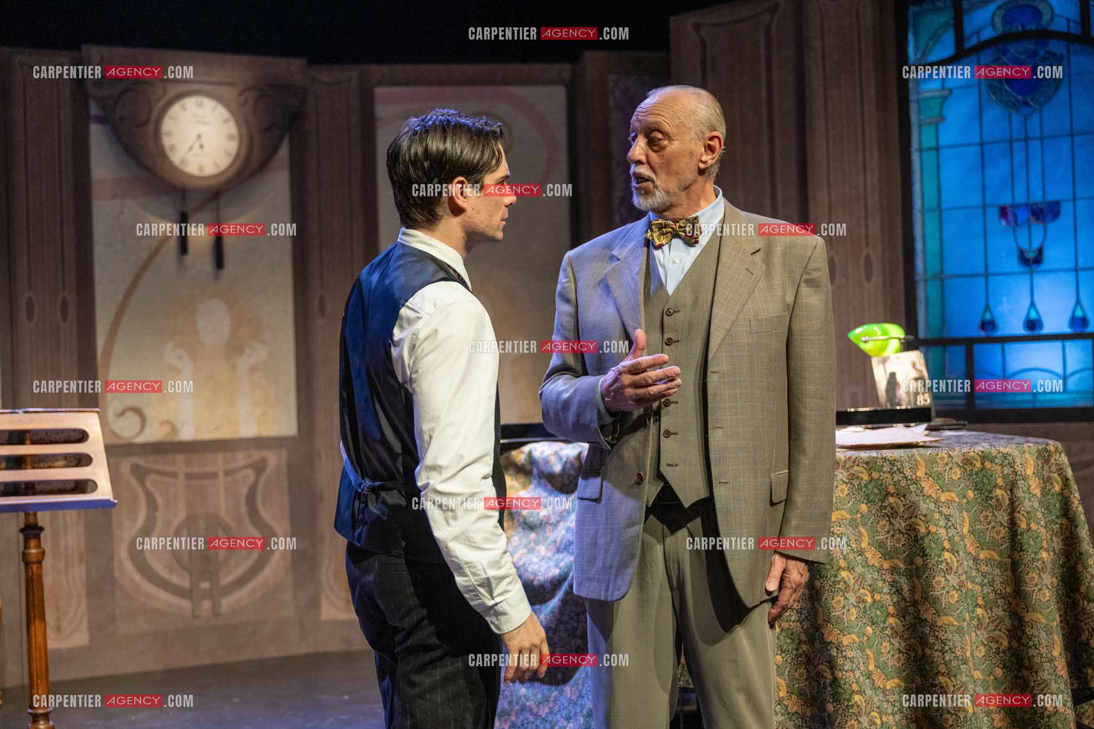 Filage de la pièce “ VIEILLES CHANSONS MALÉFIQUES “ au théâtre Le Chien Qui Fume à Avignon. La pièce est Interprétée par Tom Novembre et Nicolas Verdier. ( Exclusif )