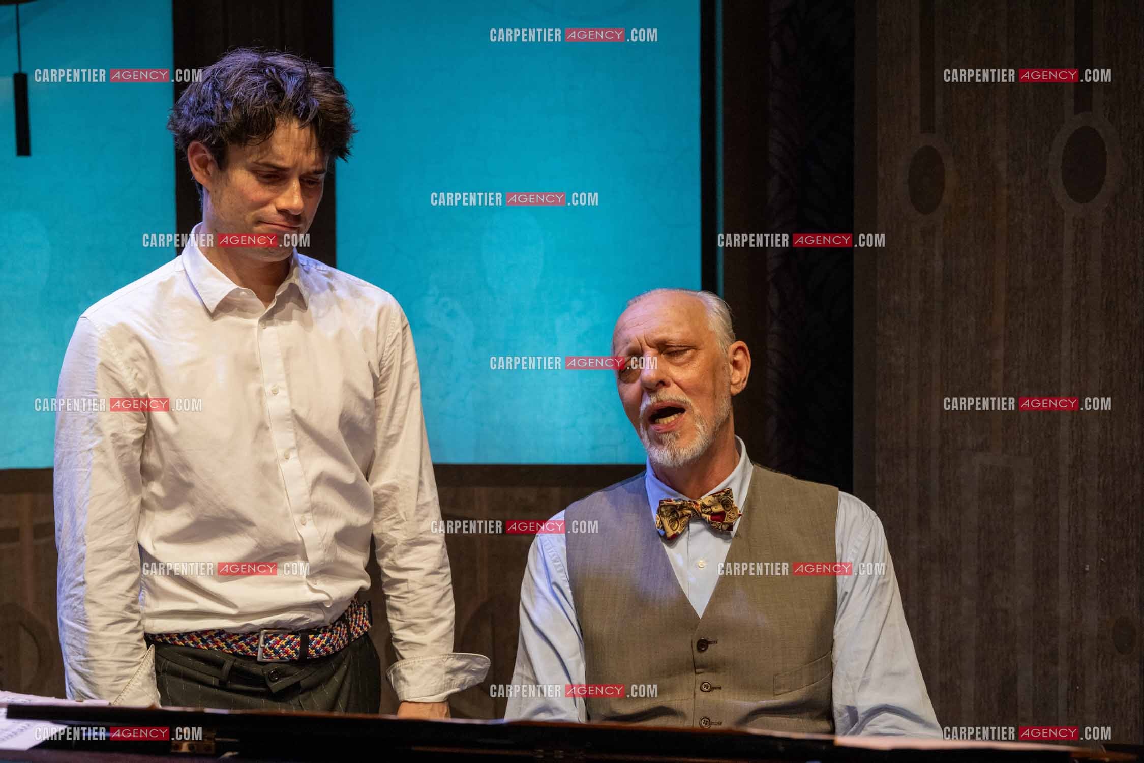 Filage de la pièce “ VIEILLES CHANSONS MALÉFIQUES “ au théâtre Le Chien Qui Fume à Avignon. La pièce est Interprétée par Tom Novembre et Nicolas Verdier. ( Exclusif )