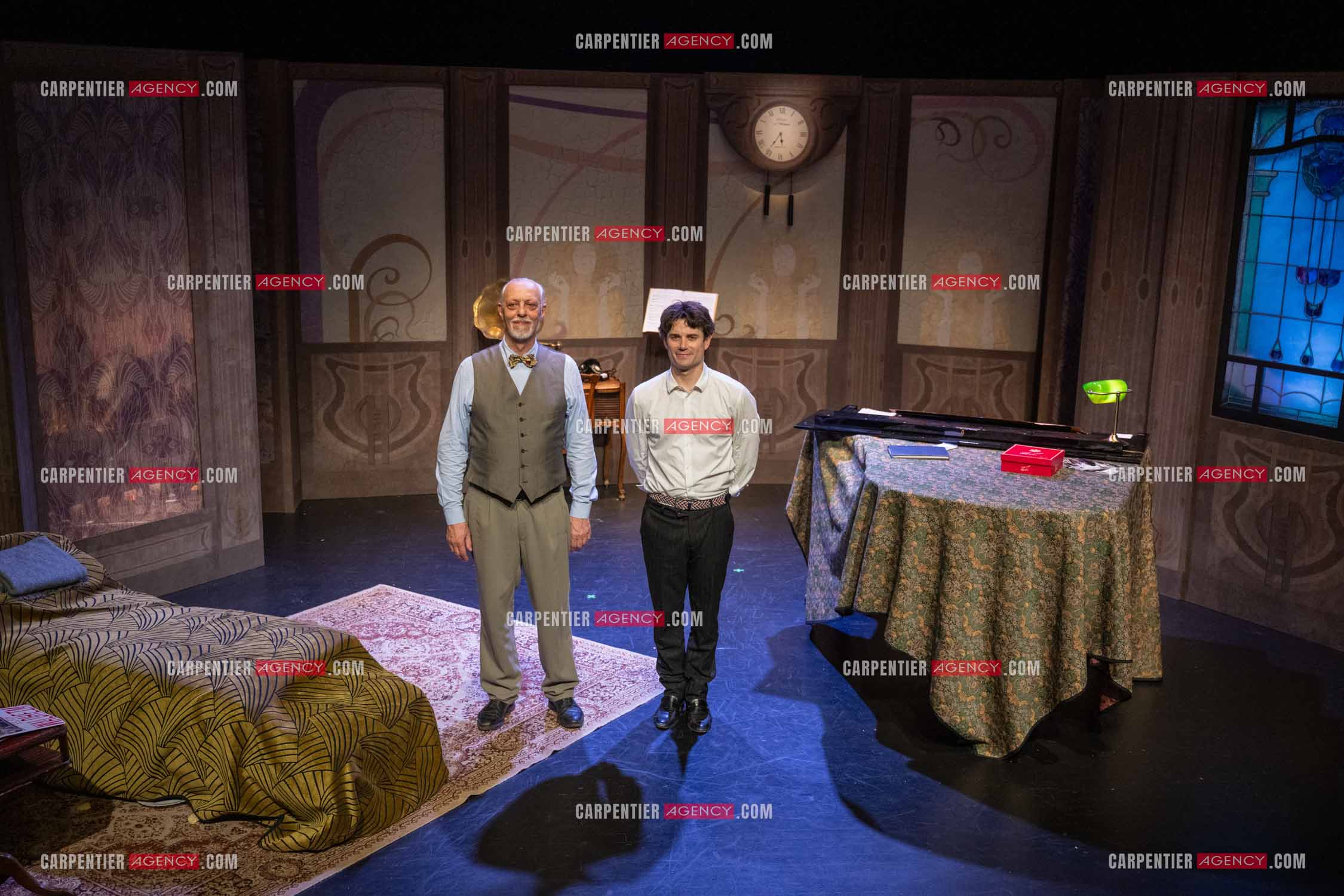 Filage de la pièce “ VIEILLES CHANSONS MALÉFIQUES “ au théâtre Le Chien Qui Fume à Avignon. La pièce est Interprétée par Tom Novembre et Nicolas Verdier. ( Exclusif )