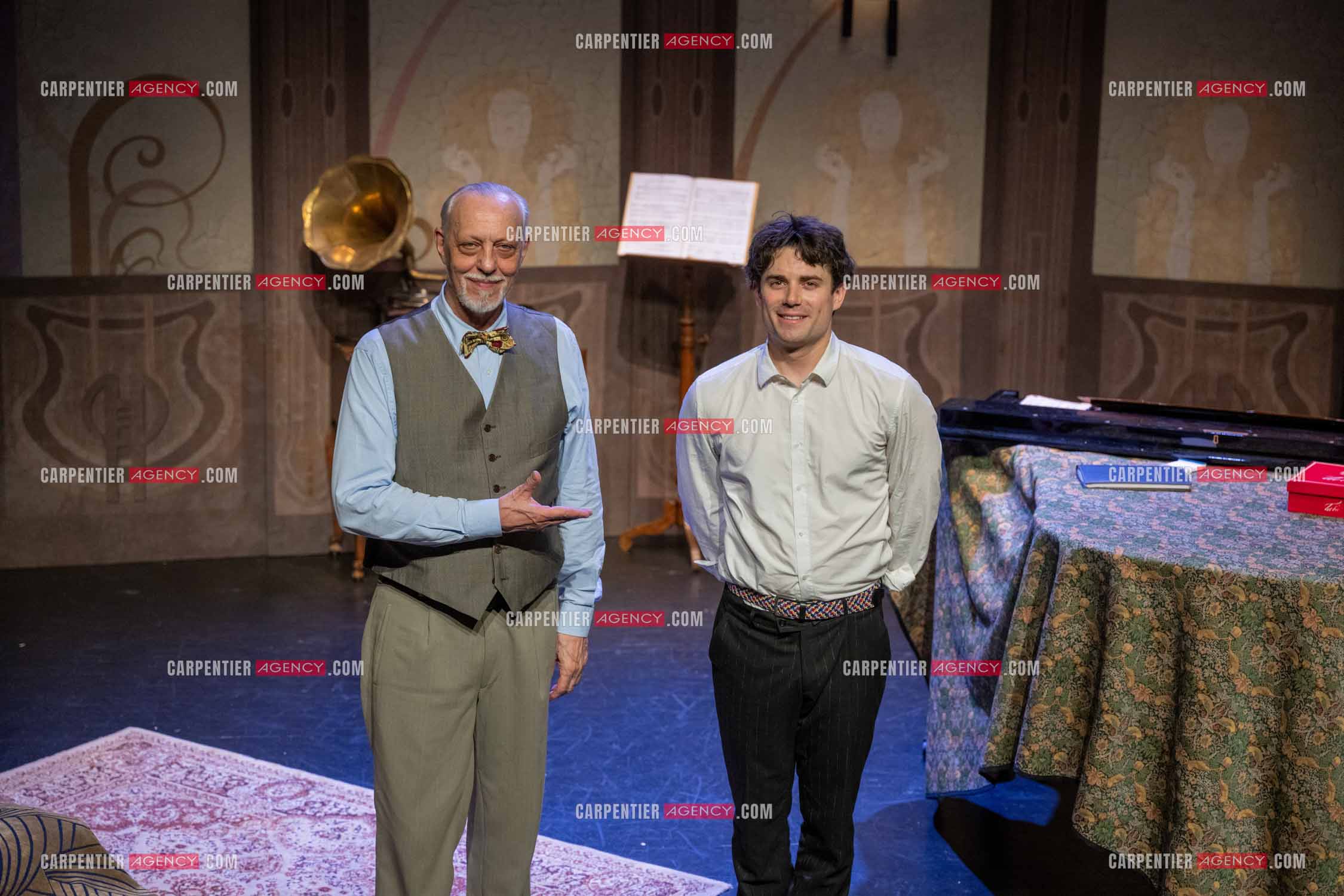 Filage de la pièce “ VIEILLES CHANSONS MALÉFIQUES “ au théâtre Le Chien Qui Fume à Avignon. La pièce est Interprétée par Tom Novembre et Nicolas Verdier. ( Exclusif )