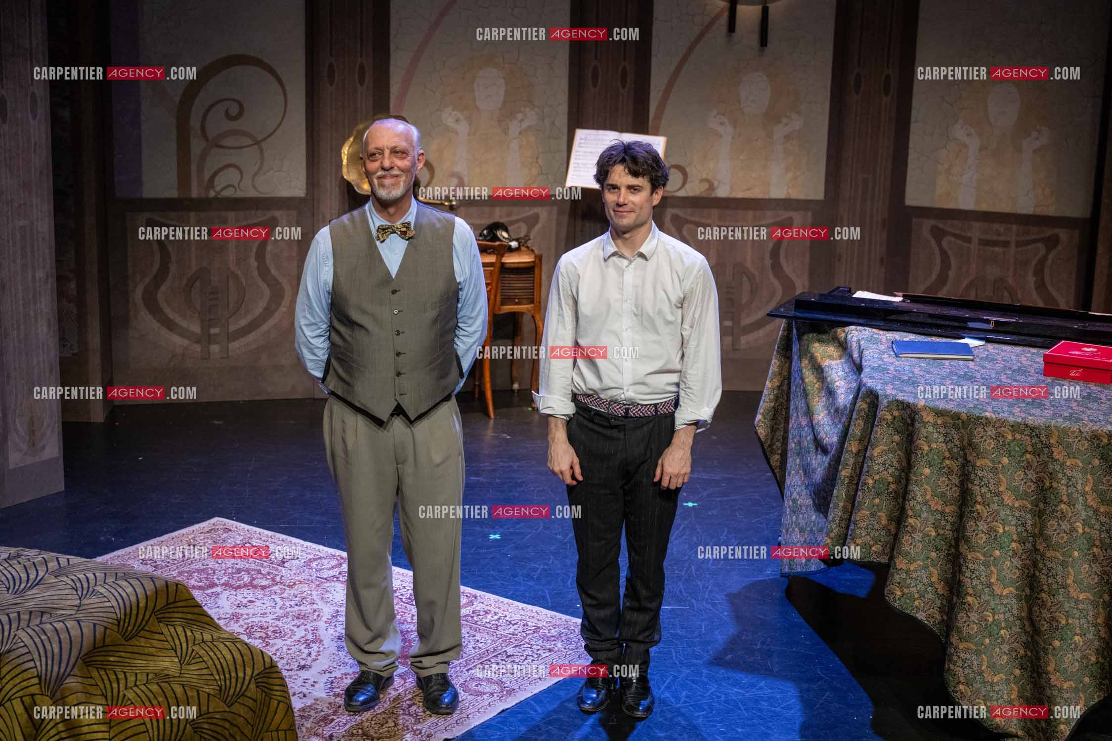 Filage de la pièce “ VIEILLES CHANSONS MALÉFIQUES “ au théâtre Le Chien Qui Fume à Avignon. La pièce est Interprétée par Tom Novembre et Nicolas Verdier. ( Exclusif )