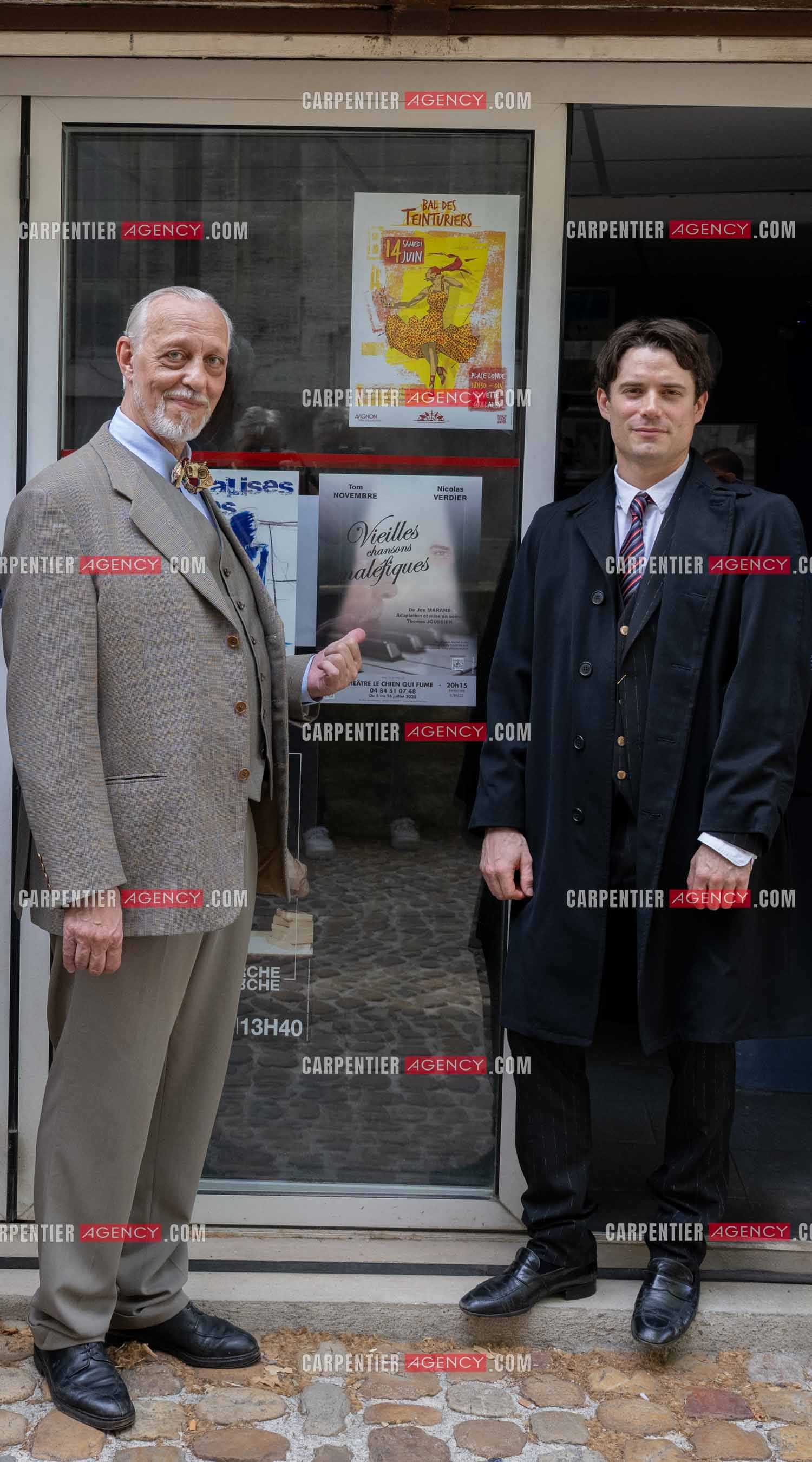 Filage de la pièce “ VIEILLES CHANSONS MALÉFIQUES “ au théâtre Le Chien Qui Fume à Avignon. La pièce est Interprétée par Tom Novembre et Nicolas Verdier. ( Exclusif )