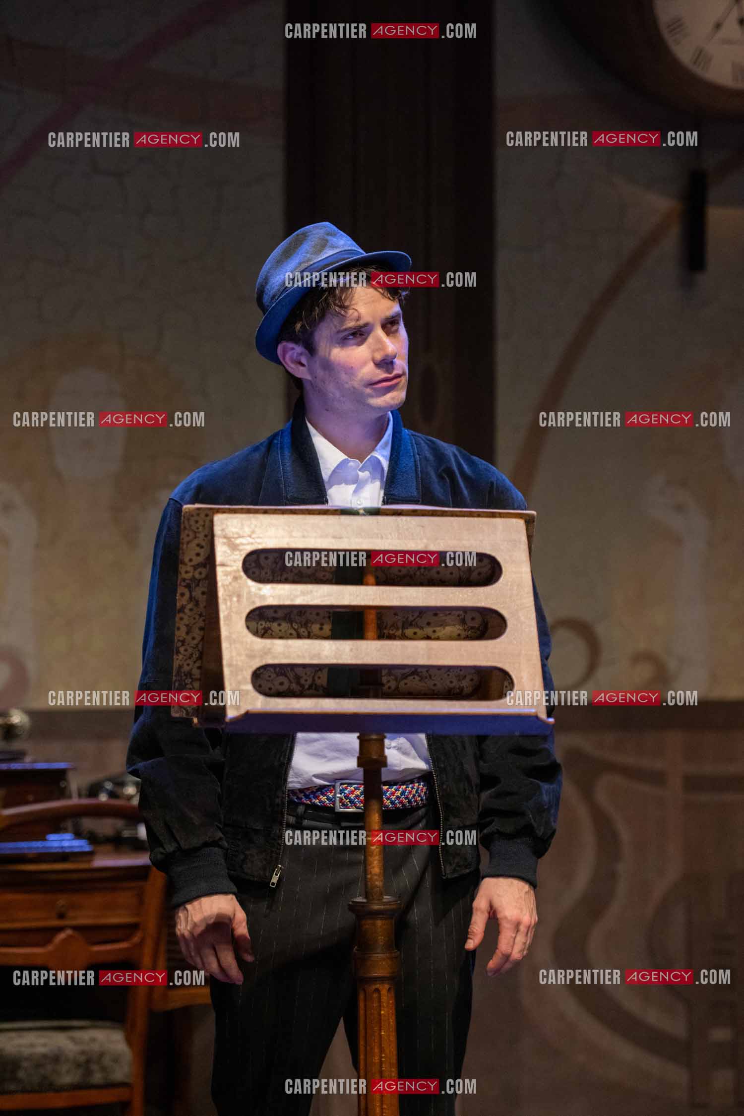 Filage de la pièce “ VIEILLES CHANSONS MALÉFIQUES “ au théâtre Le Chien Qui Fume à Avignon. La pièce est Interprétée par Tom Novembre et Nicolas Verdier. ( Exclusif )