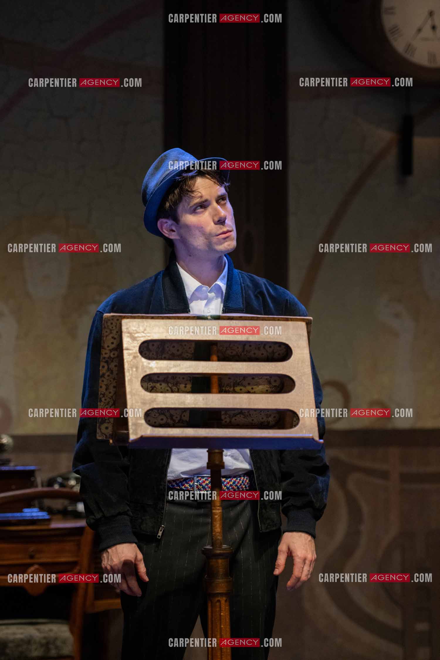 Filage de la pièce “ VIEILLES CHANSONS MALÉFIQUES “ au théâtre Le Chien Qui Fume à Avignon. La pièce est Interprétée par Tom Novembre et Nicolas Verdier. ( Exclusif )