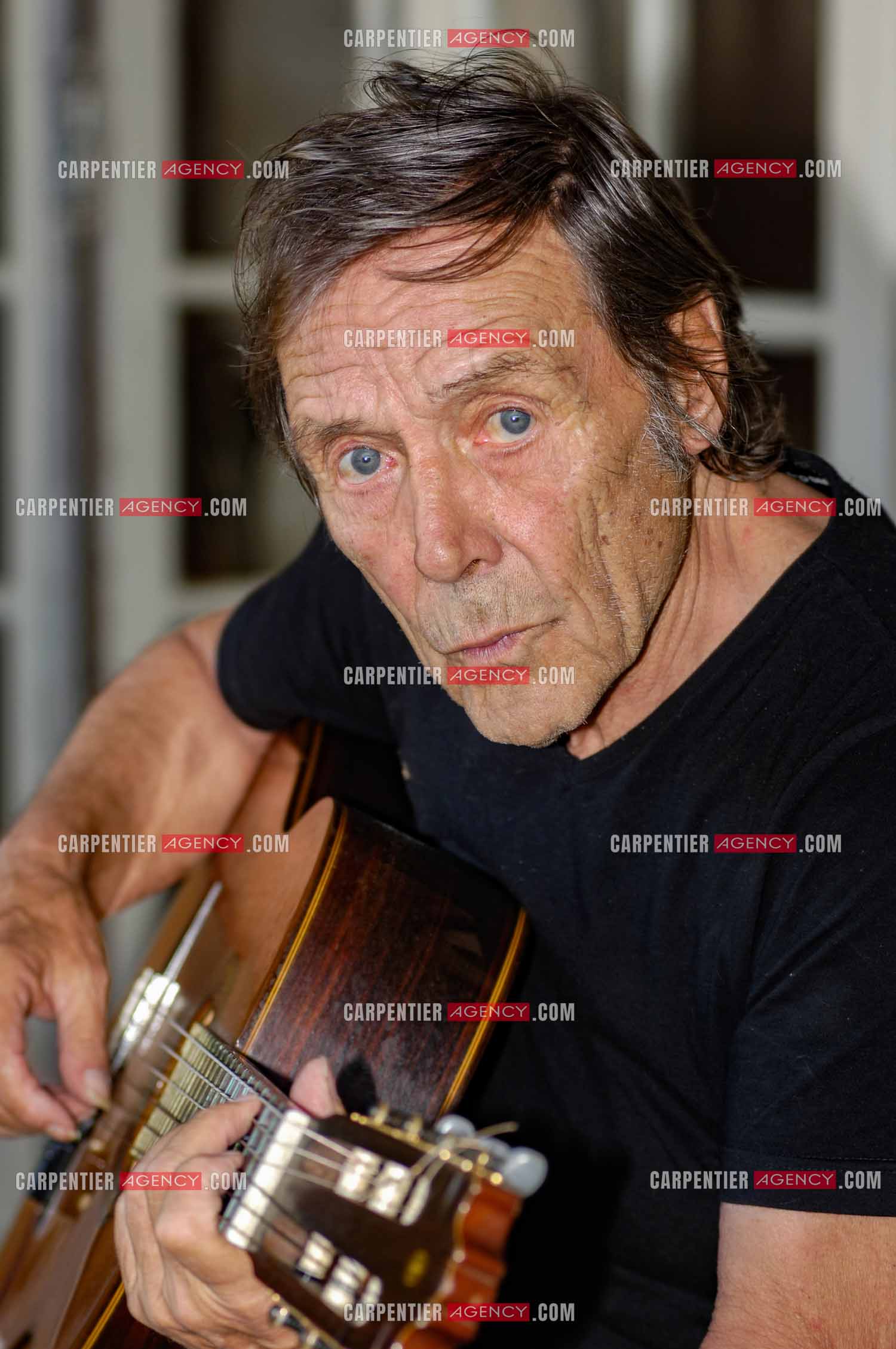 Le chanteur François Deguelt chez lui dans le sud de la France.  ( Exclusif )