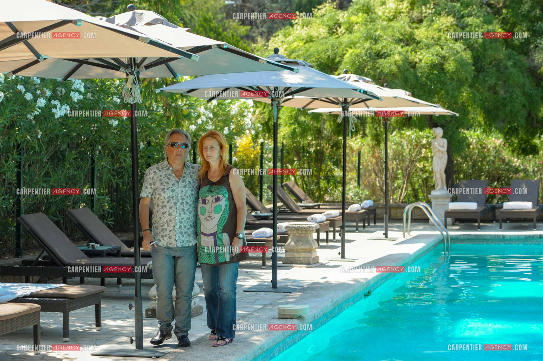 Le chanteur Gilbert Montagné et sa femme Nikole lors de leurs vacances vers Beaucaire.  ( Exclusif )