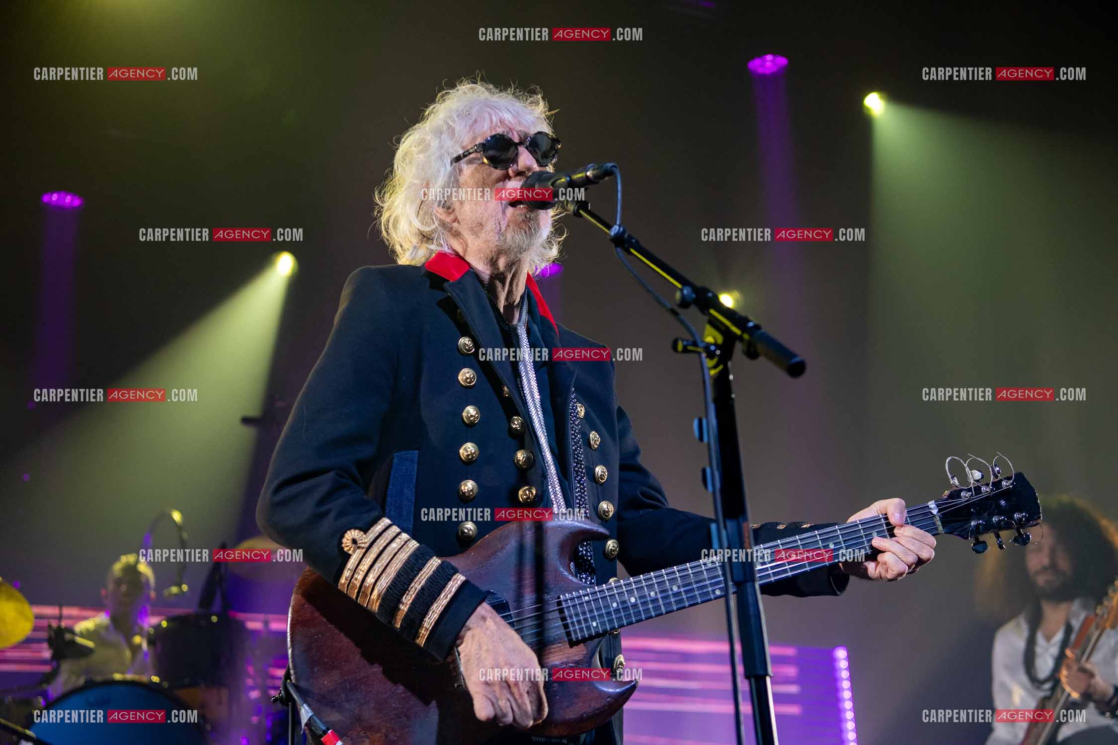 Le chanteur Louis Bertignac en concert au théâtre Galil le 25 Nov 2023.    ( Exclusif )