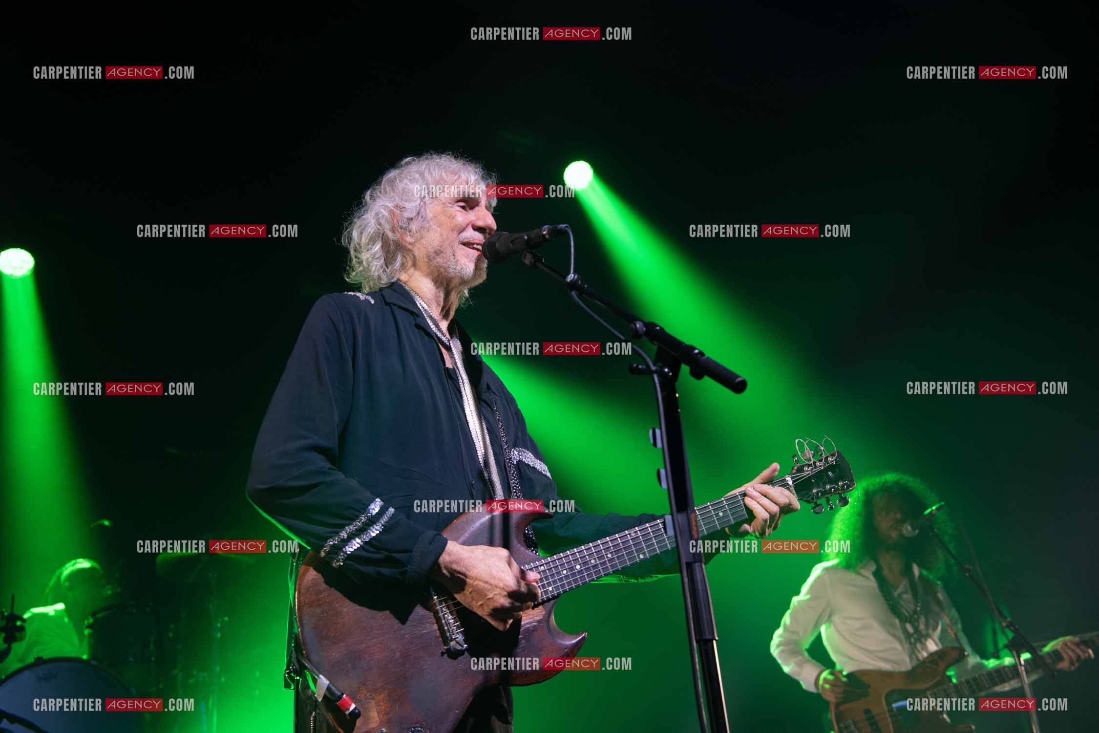 Le chanteur Louis Bertignac en concert au théâtre Galil le 25 Nov 2023.    ( Exclusif )