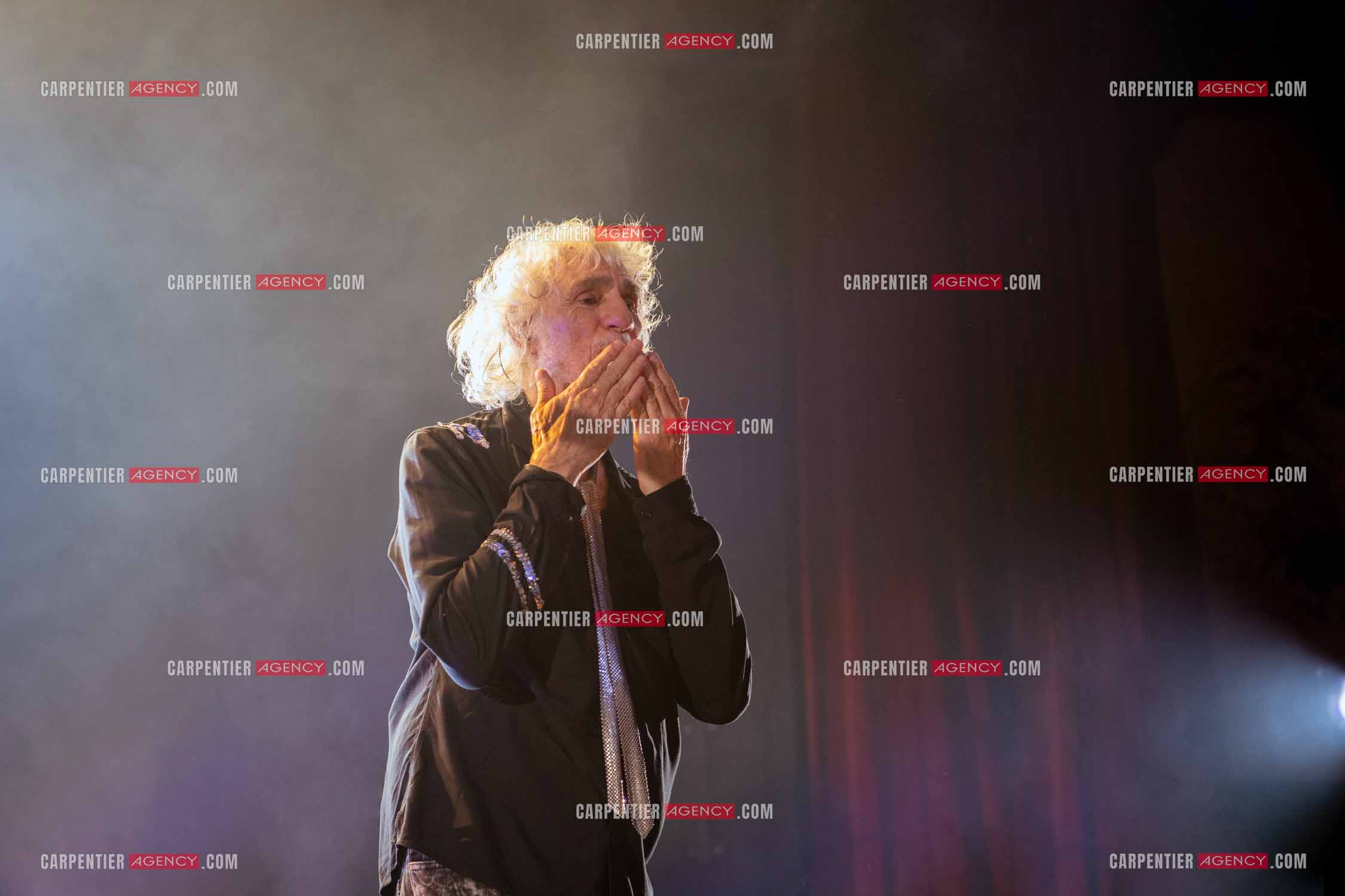 Le chanteur Louis Bertignac en concert au théâtre Galil le 25 Nov 2023.    ( Exclusif )