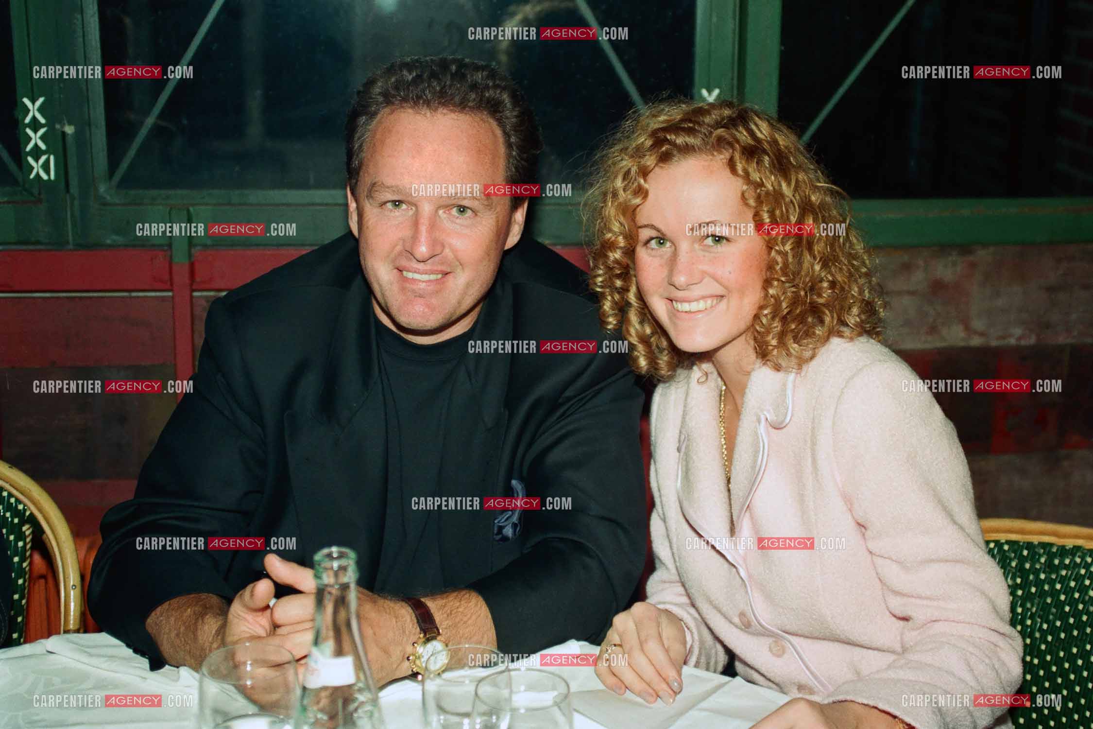Laeticia Boudou et son père André Boudou dans un restaurant parisien.    ( Exclusif )