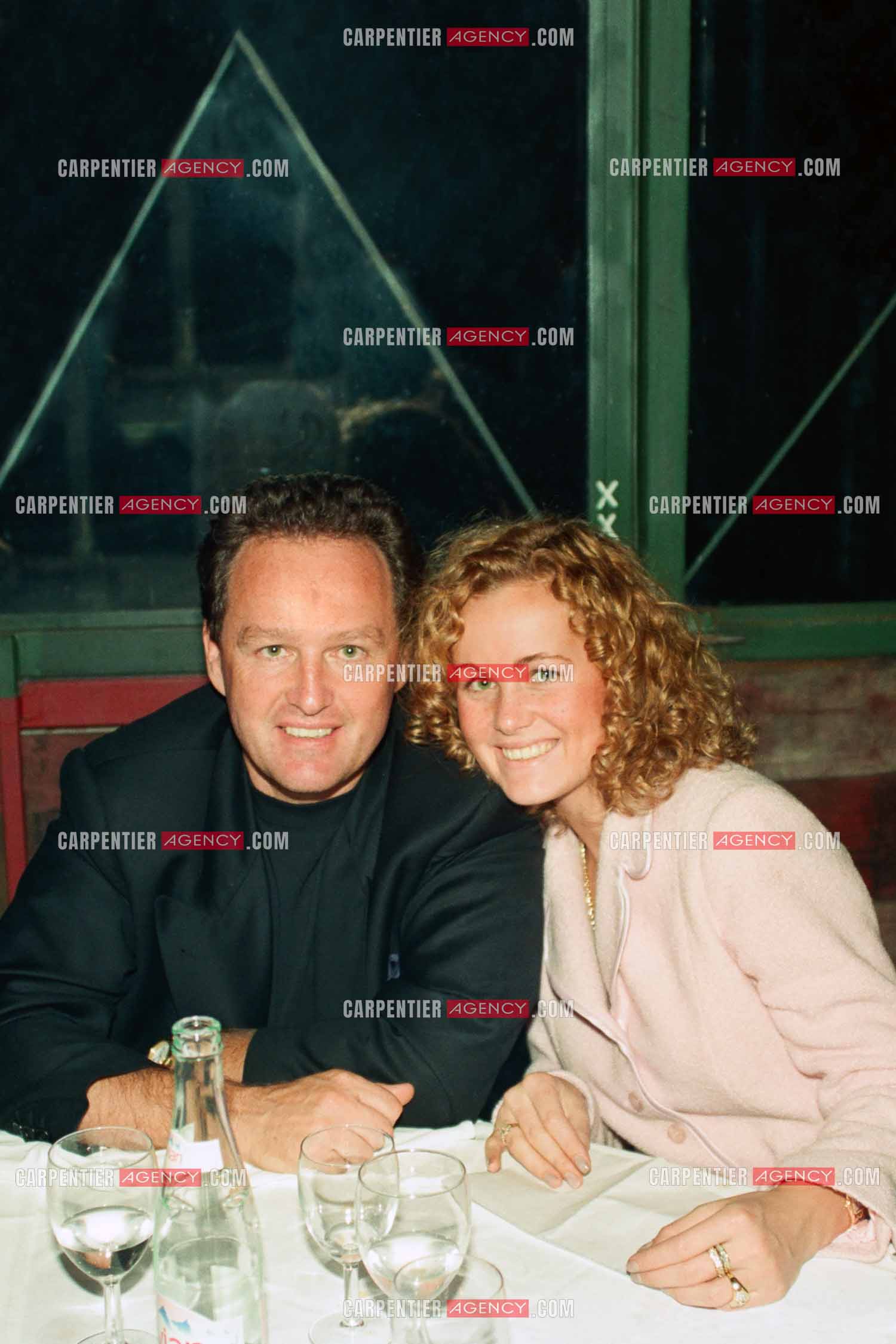 Laeticia Boudou et son père André Boudou dans un restaurant parisien.    ( Exclusif )