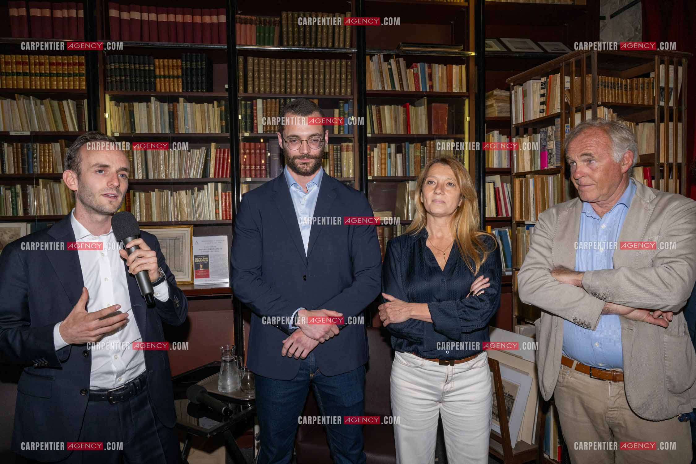 Louis Sarkozy dédicace son livre “NAPOLÉON BONAPARTE L'empire des livres“ aux éditions Passés/Composés à la librairie des Arcenaulx à Marseille. Ludovic perney, Sabine bernarcosni et Dominique tian. ( Exclusif )
