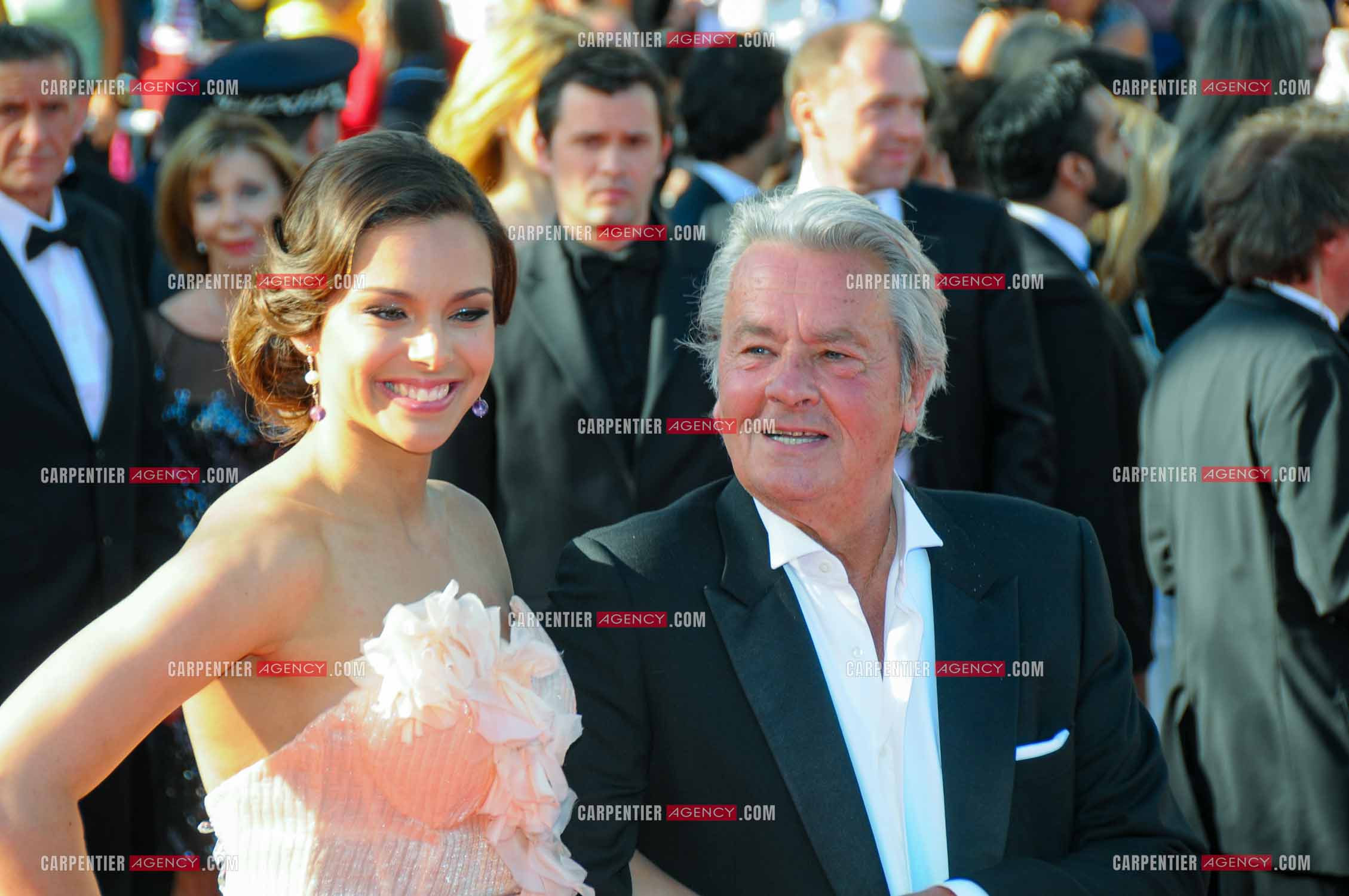 l'acteur français Alain Delon et Marine Lorphelin assistent à la première et à la cérémonie de clôture du film “ Zulu “ lors du 66e Festival de Cannes 2013.