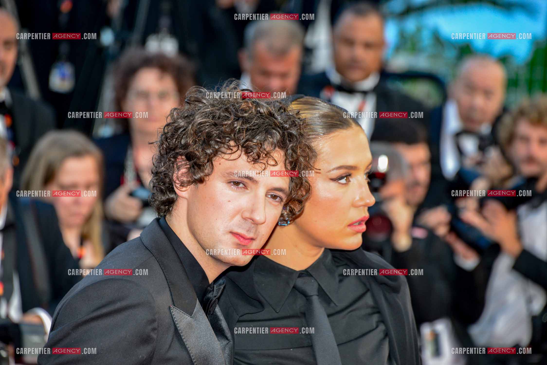 Festival de Cannes 2023. L'actrice Adèle Exarchopoulos et l'acteur Vincent Lacoste sur le tapis rouge.