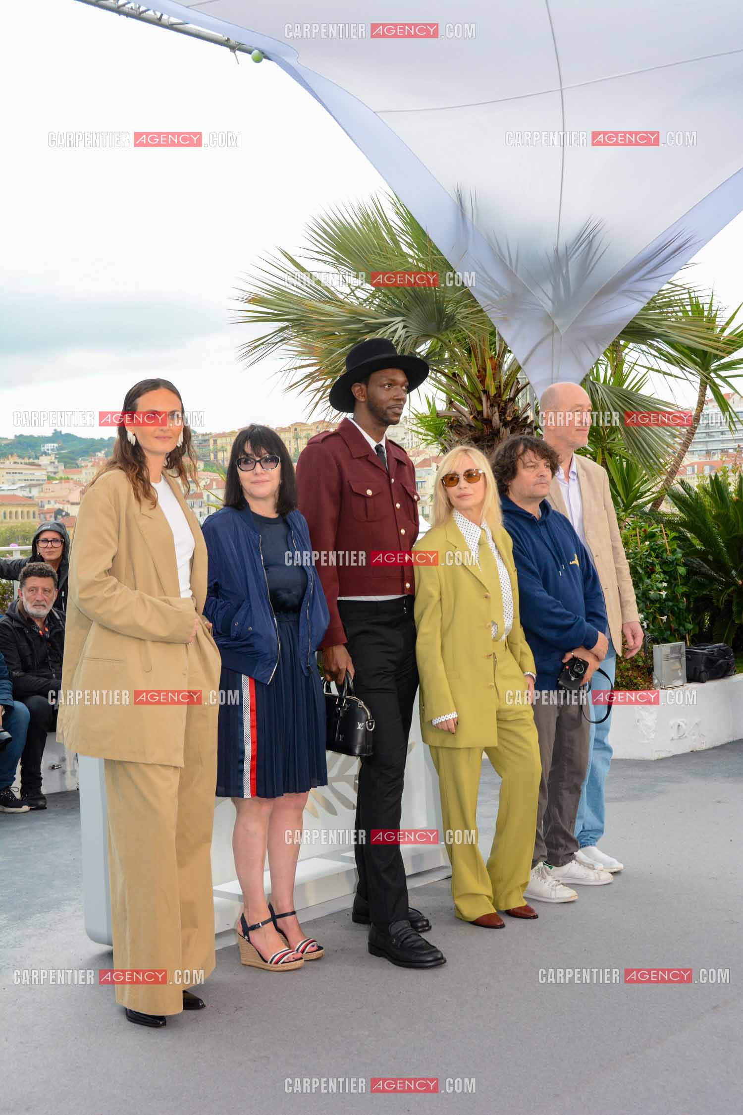 Ouverture du  77ème Festival de Cannes du 14 au 25 mai 2024. Les membres du jury Zoe Wittock, Nathalie Chifflet, Présidente du Jury Caméra D’or, Le rappeur et réalisateur belge Baloji, Présidente du Jury Caméra D’or Emmanuelle Béart, Gilles Porte et Pascal Buron lors du photocall.