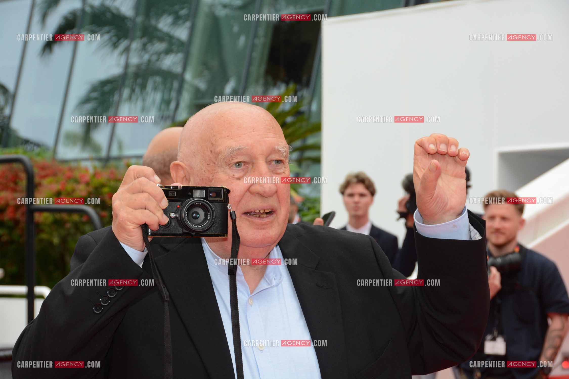 Festival de Cannes 2024. 77e édition du 14 au 25 Mai 2024. Le photographe Raymond Depardon - Montée des marches du film “ Diamant Brut “.
