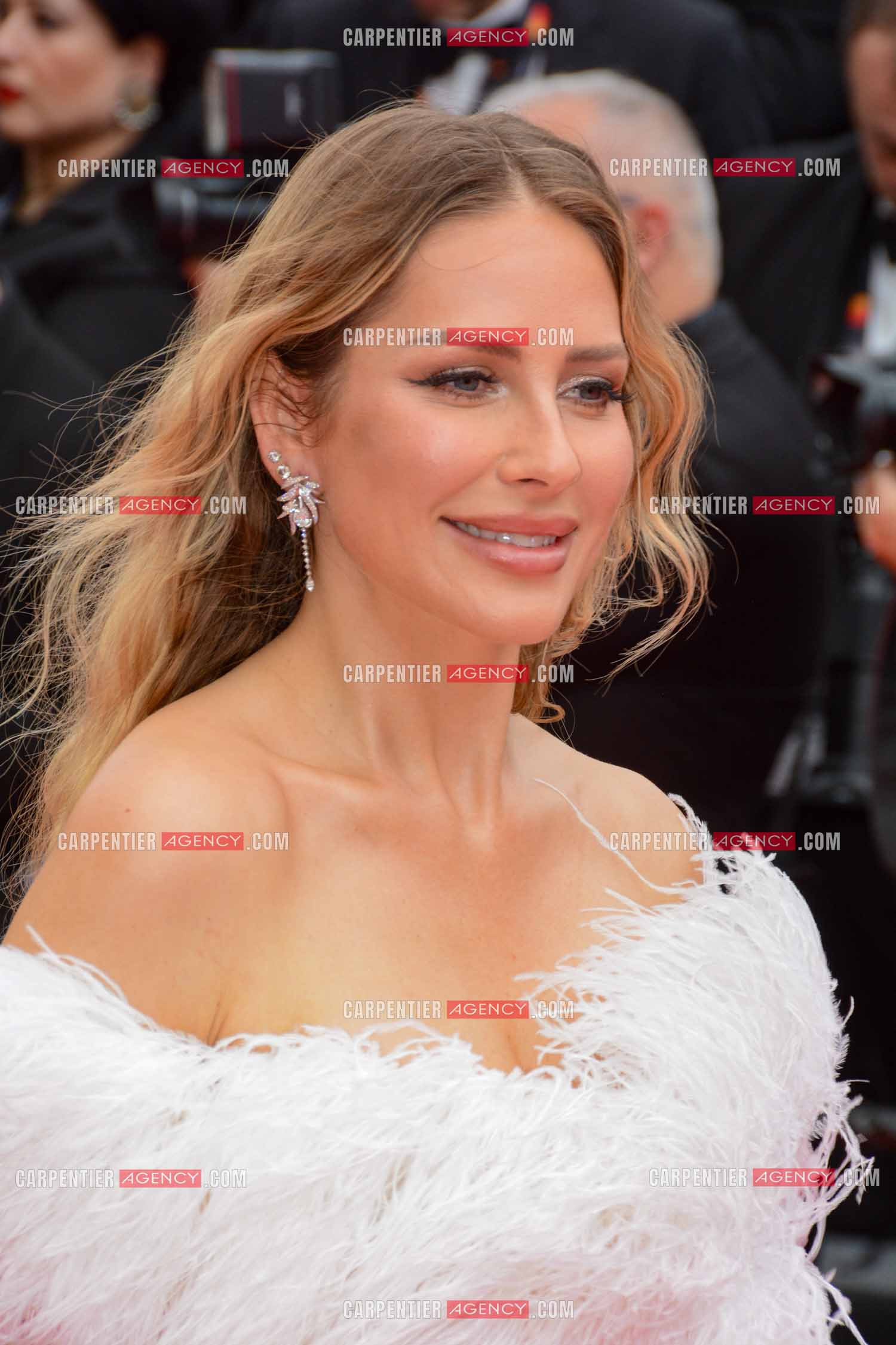 Festival de Cannes 2024. 77e édition du 14 au 25 Mai 2024. La chanteuse Ginta Biku - Montée des marches du film “ Furiosa : Une saga de “ MAD MAX “.