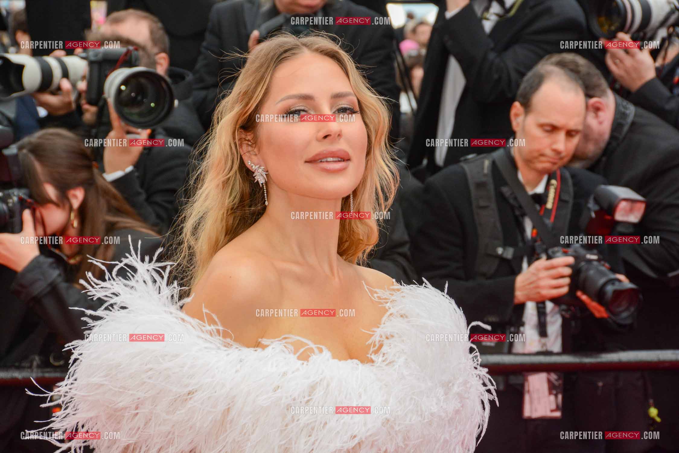 Festival de Cannes 2024. 77e édition du 14 au 25 Mai 2024. La chanteuse Ginta Biku - Montée des marches du film “ Furiosa : Une saga de “ MAD MAX “.