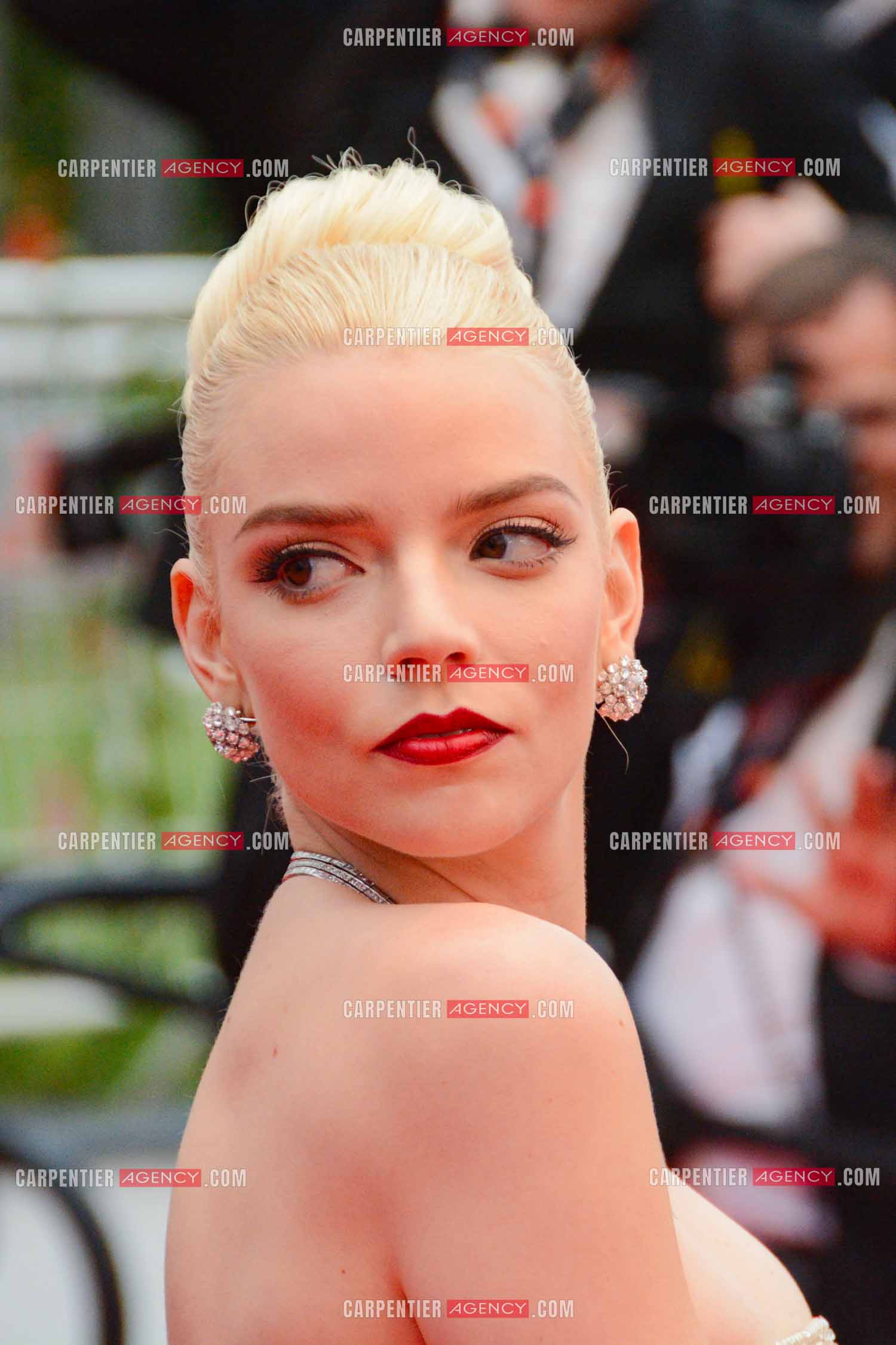 Festival de Cannes 2024. 77e édition du 14 au 25 Mai 2024. L'actrice américaine Anya Taylor-Joy - Montée des marches “ FURIOSA “. Une saga de “ MAD MAX “.