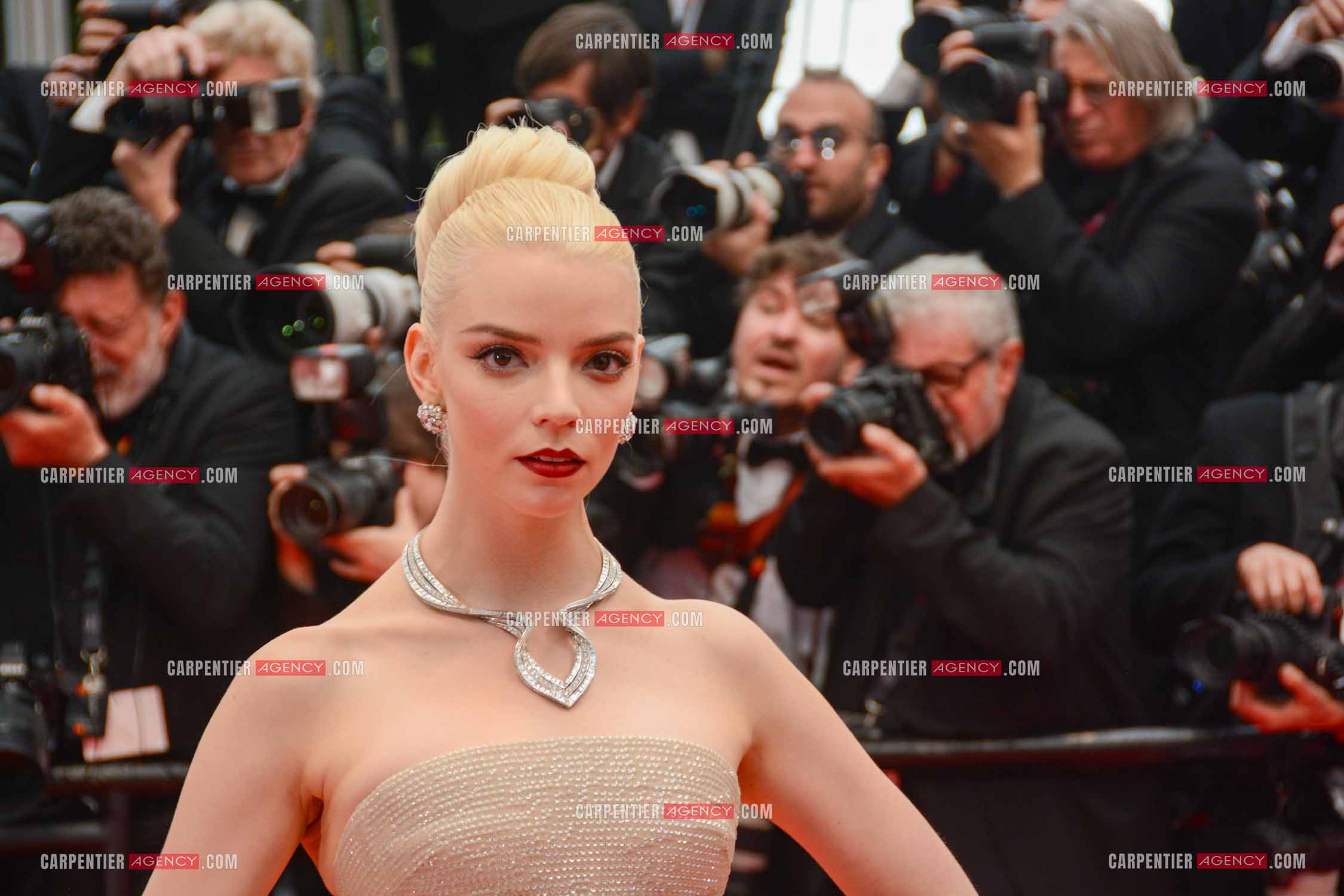 Festival de Cannes 2024. 77e édition du 14 au 25 Mai 2024. L'actrice américaine Anya Taylor-Joy - Montée des marches “ FURIOSA “. Une saga de “ MAD MAX “.