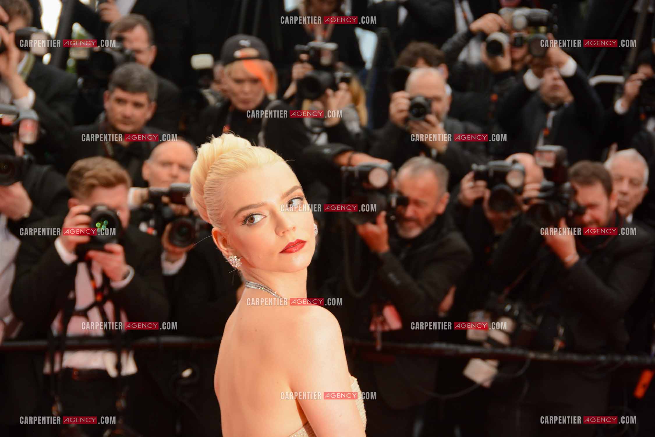 Festival de Cannes 2024. 77e édition du 14 au 25 Mai 2024. L'actrice américaine Anya Taylor-Joy - Montée des marches “ FURIOSA “. Une saga de “ MAD MAX “.