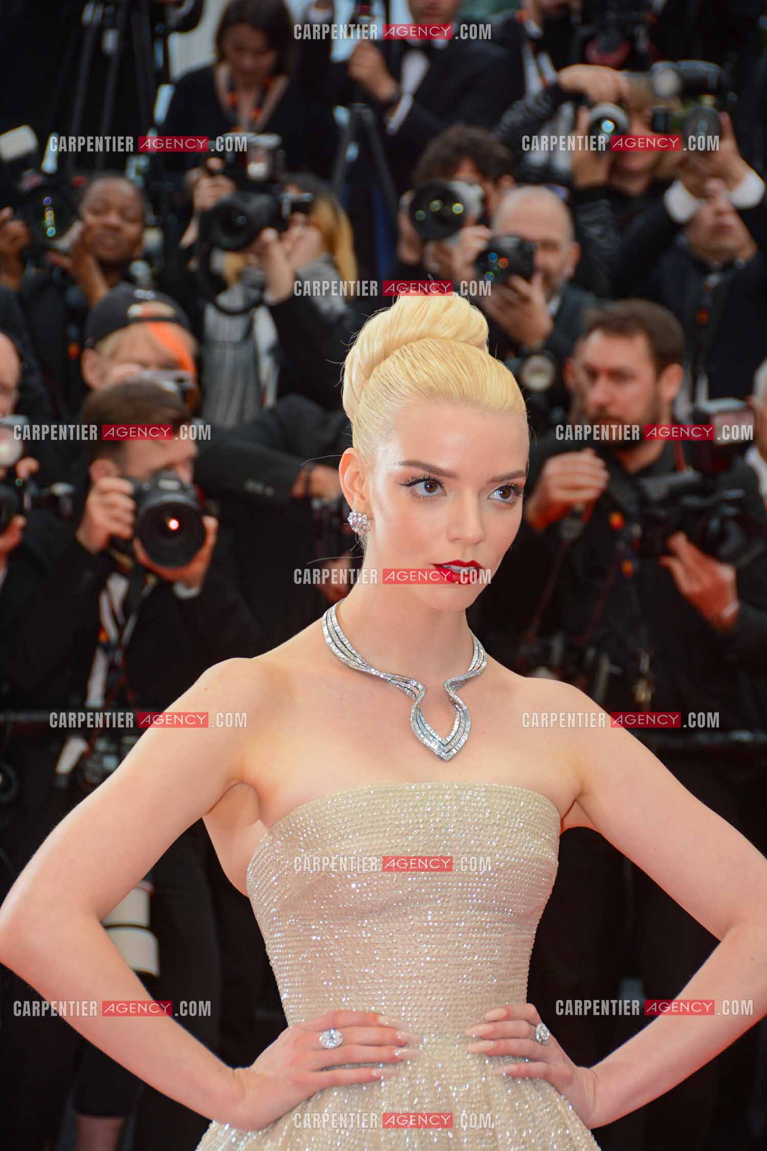 Festival de Cannes 2024. 77e édition du 14 au 25 Mai 2024. L'actrice américaine Anya Taylor-Joy - Montée des marches “ FURIOSA “. Une saga de “ MAD MAX “.