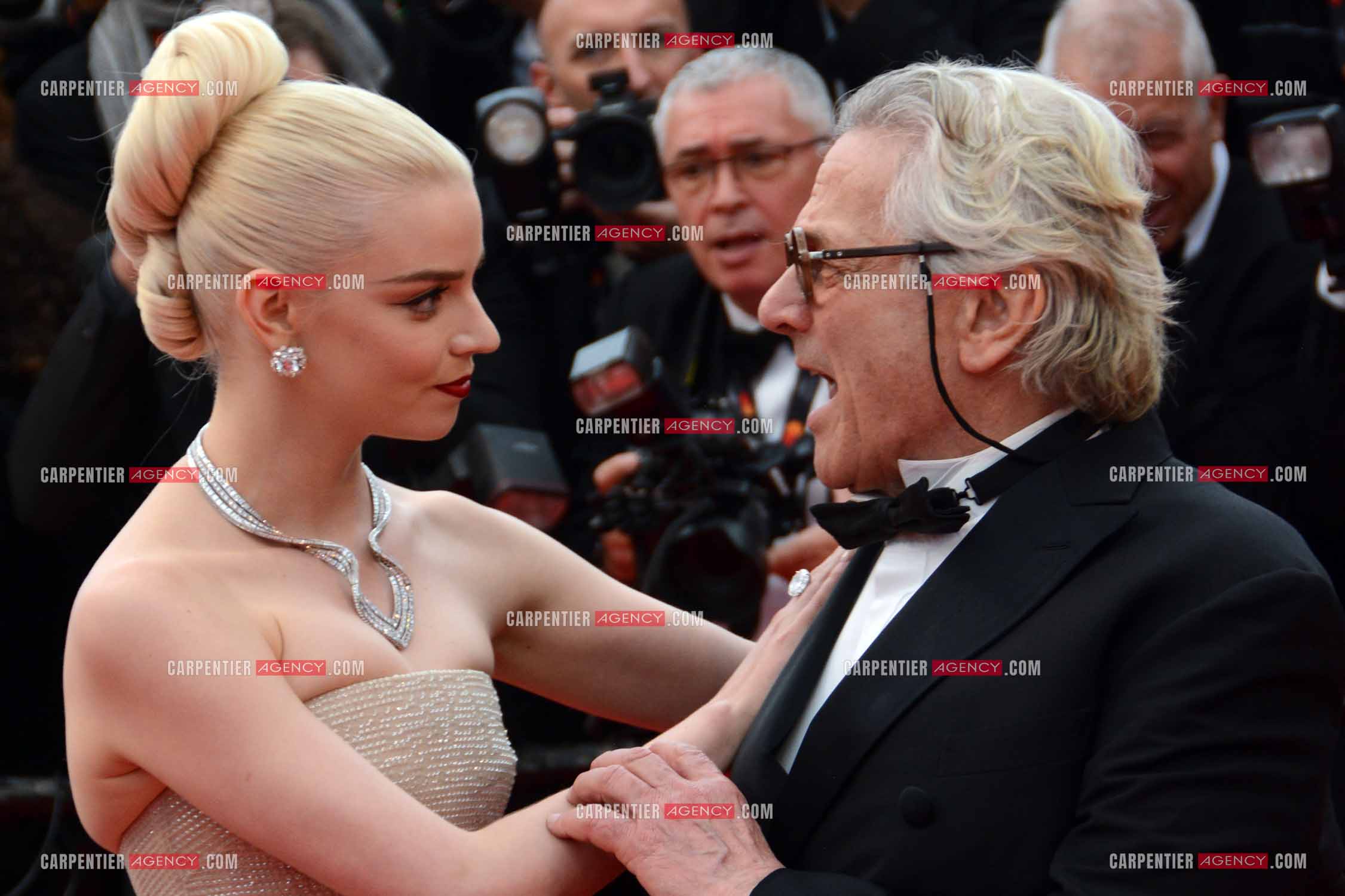 Festival de Cannes 2024. 77e édition du 14 au 25 Mai 2024. L'actrice américaine Anya Taylor-Joy et le producteur George Miller - Montée des marches du film « Furiosa : A Mad Max Saga »