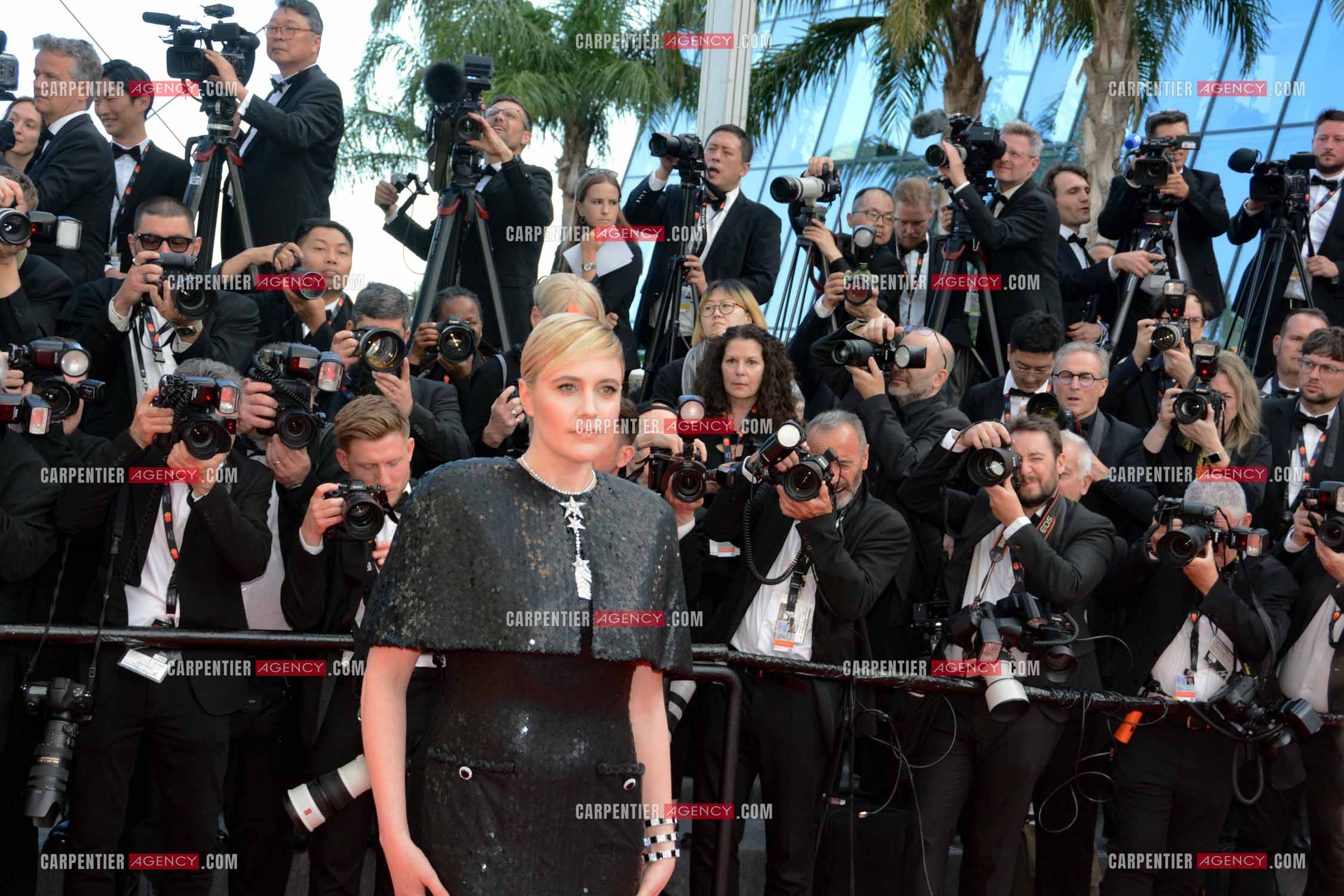 Festival de Cannes 2024. 77e édition du 14 au 25 Mai 2024. Montée des marches du film “ Megalopolis “. L'actrice Greta Gerwig.