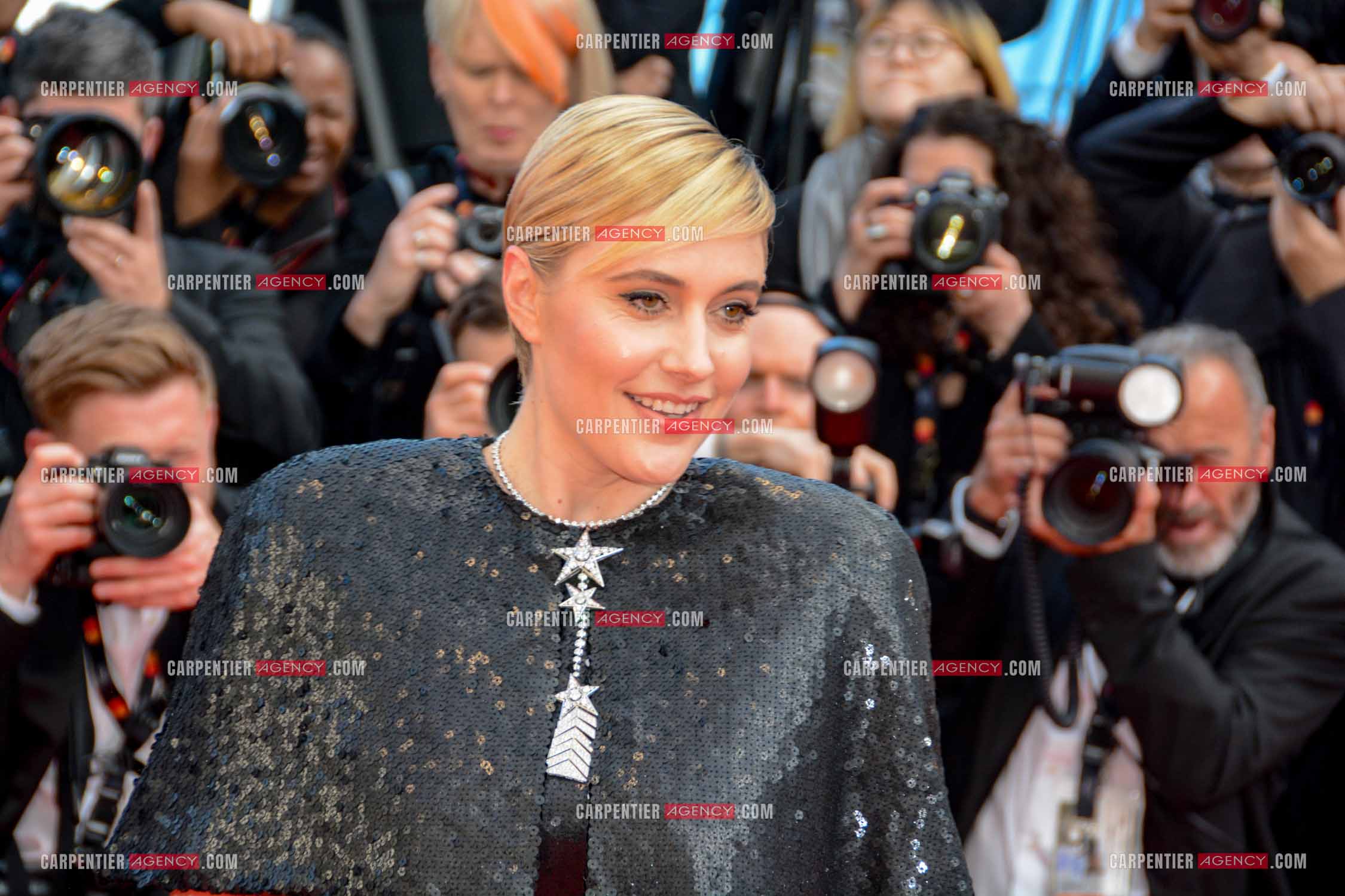 Festival de Cannes 2024. 77e édition du 14 au 25 Mai 2024. Montée des marches du film “ Megalopolis “. L'actrice Greta Gerwig.