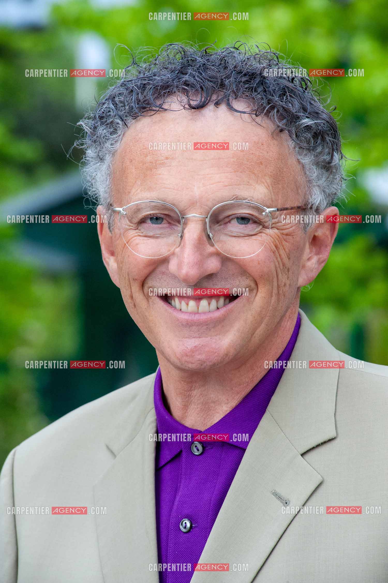 Le journaliste Nelson Monfort à Roland-Garros.  ( Exclusif )