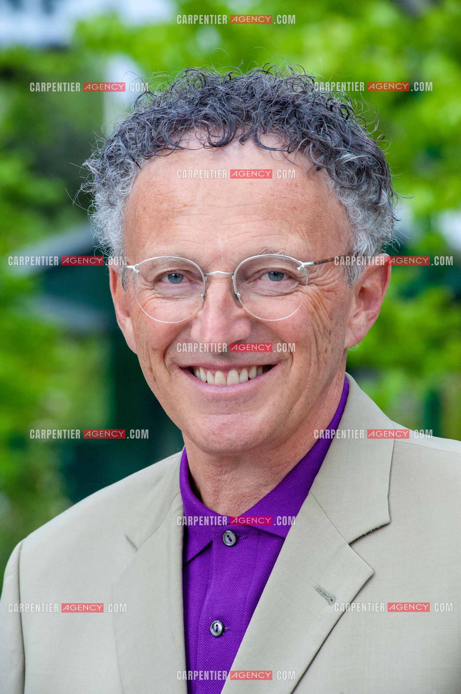 Le journaliste Nelson Monfort à Roland-Garros.  ( Exclusif )