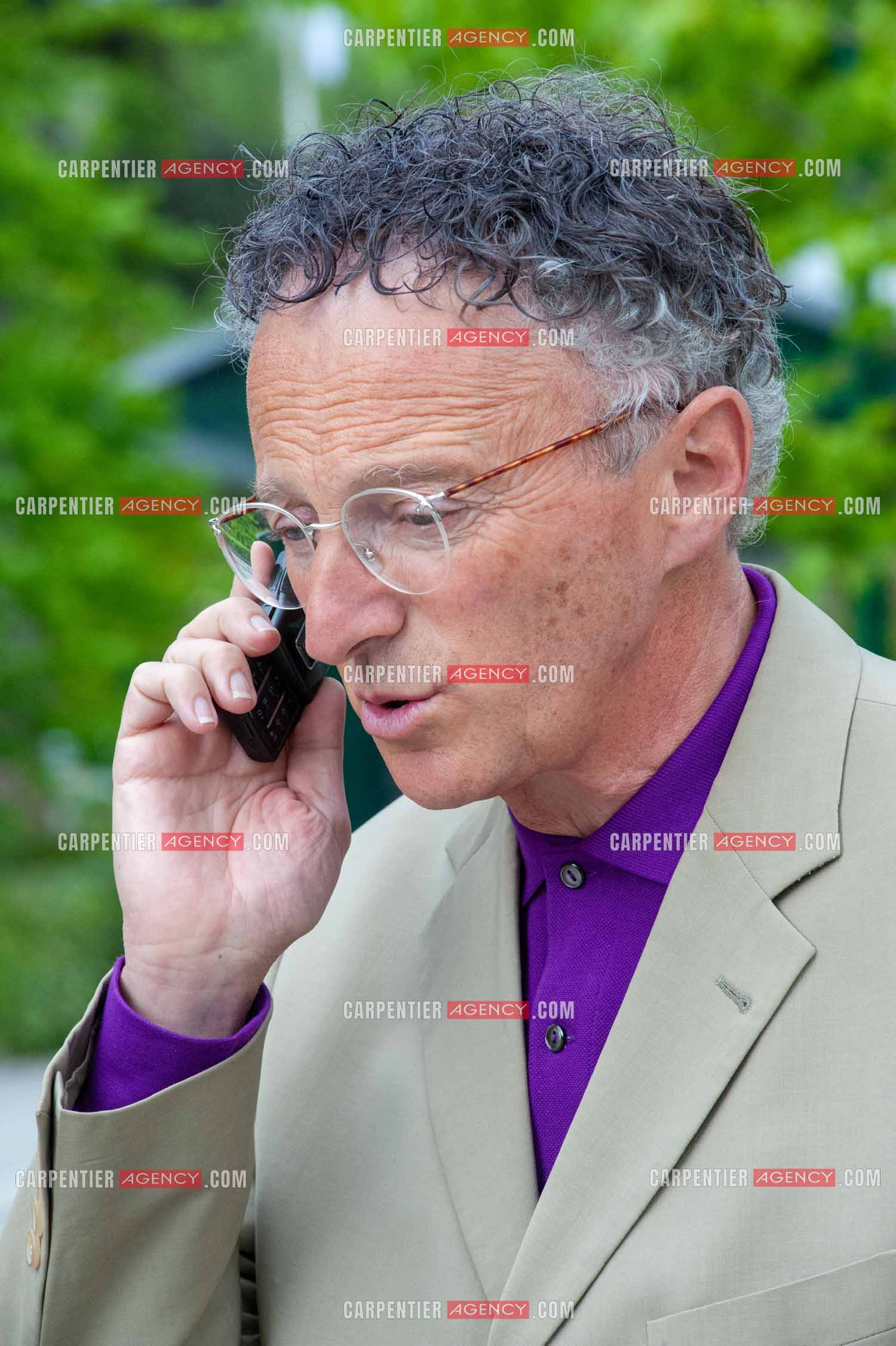 Le journaliste Nelson Monfort à Roland-Garros.  ( Exclusif )