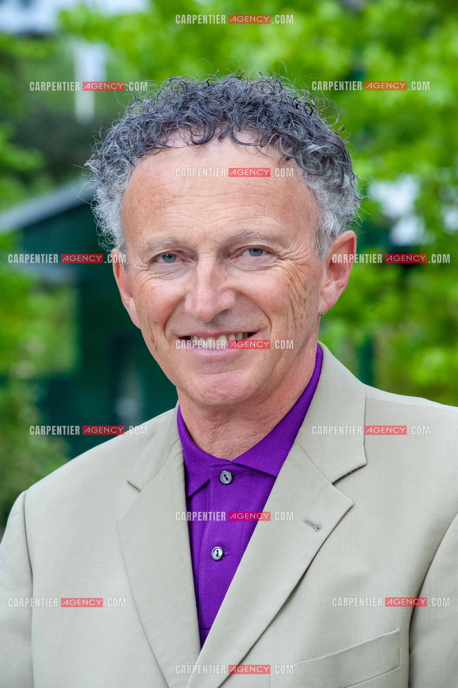 Le journaliste Nelson Monfort à Roland-Garros.  ( Exclusif )