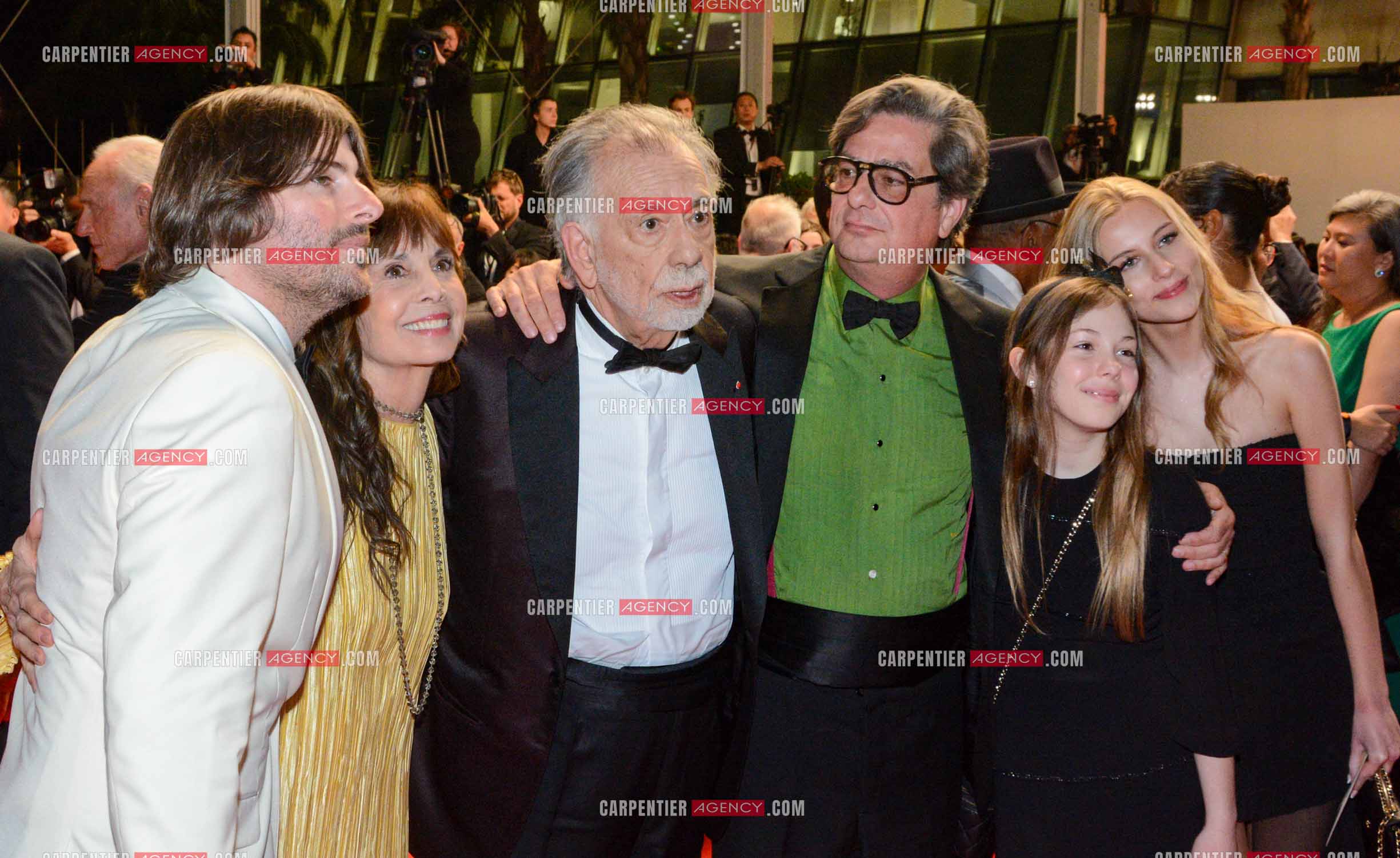 Festival de Cannes 2024. 77e édition du 14 au 25 Mai 2024. Francis Ford Coppola, entouré de sa famille, Roman Coppola, Romy Croquet Mars, Robert Coppola Schwartzman, et de la productrice Talia Shire pour la projection du film “ Megalopolis “.