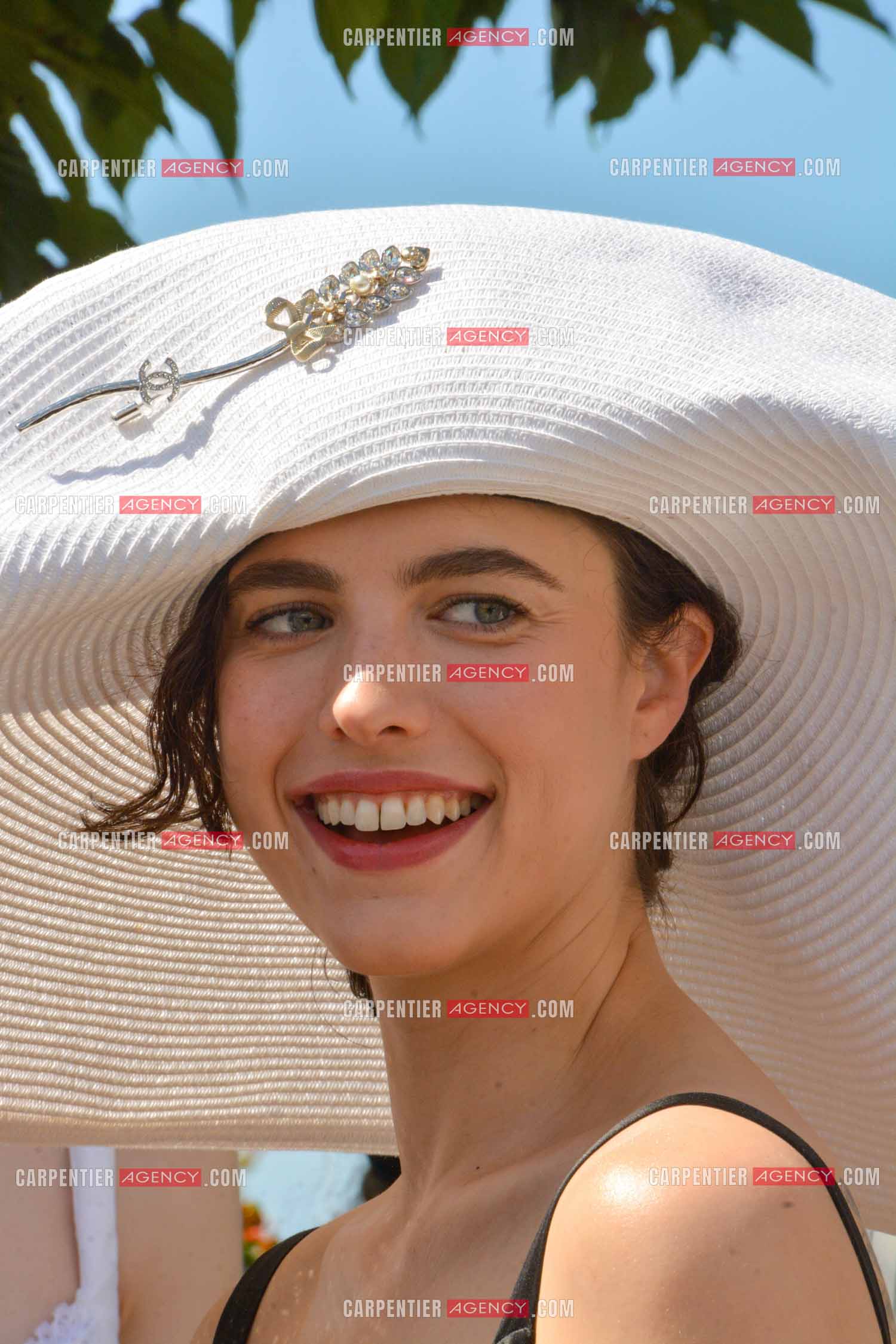 Festival de Cannes 2024. 77e édition du 14 au 25 Mai 2024. Photocall du film "Kinds of Kindness". L'actrice Margaret Qualley.