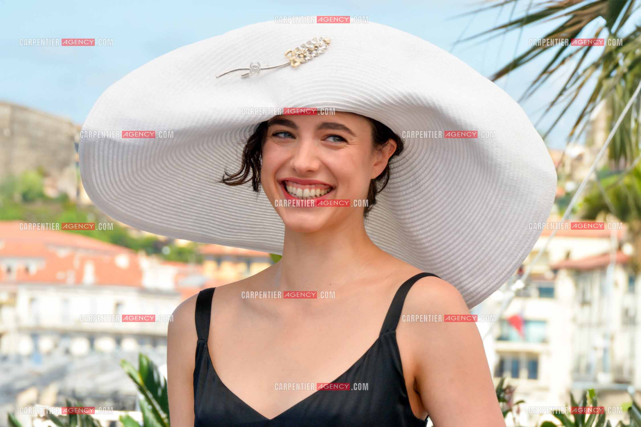 Festival de Cannes 2024. 77e édition du 14 au 25 Mai 2024. Photocall du film "Kinds of Kindness". L'actrice Margaret Qualley.