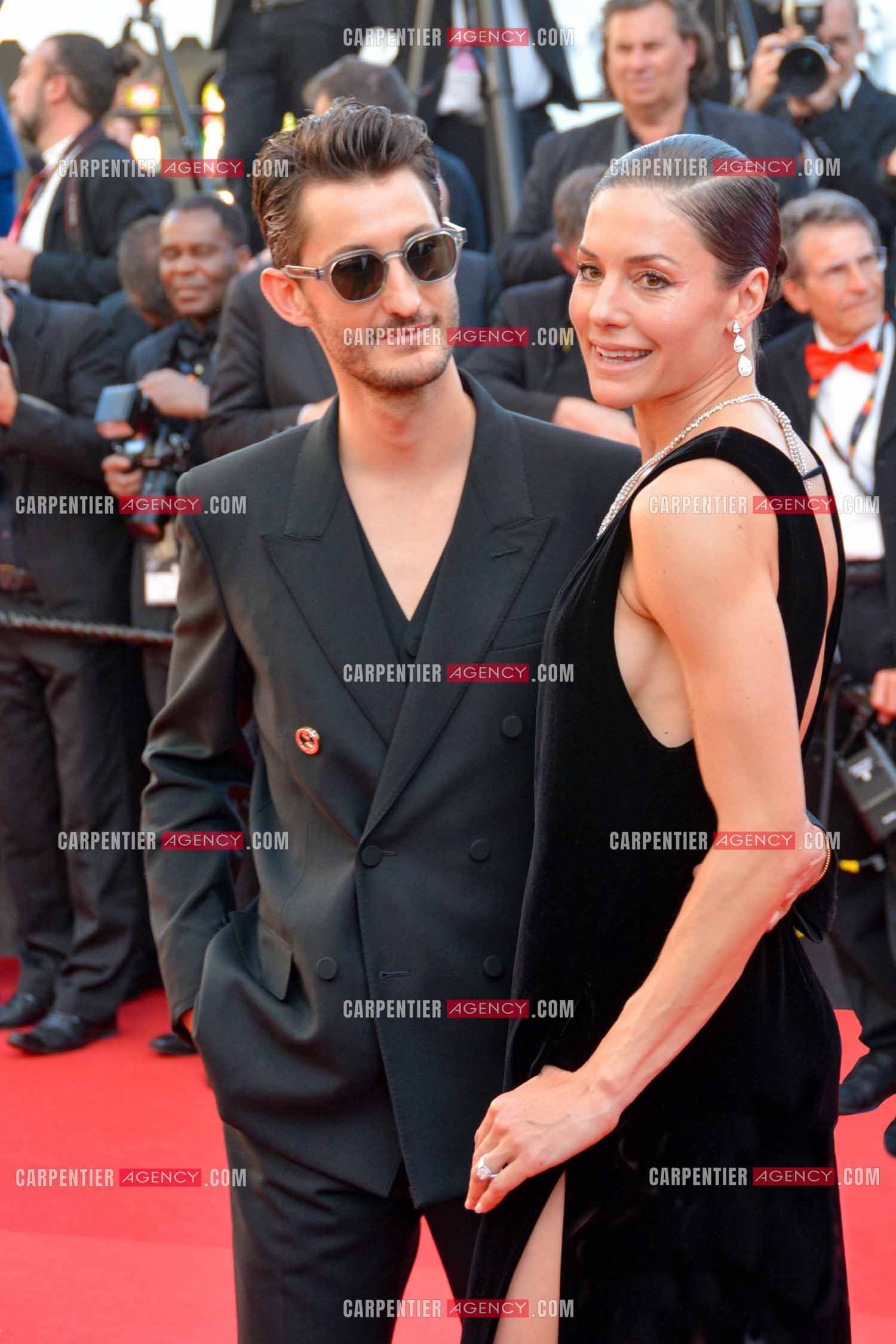 Ouverture du  77ème Festival de Cannes du 14 au 25 mai 2024. L'acteur Pierre Niney et sa femme l'actrice australienne Natasha Andrews.