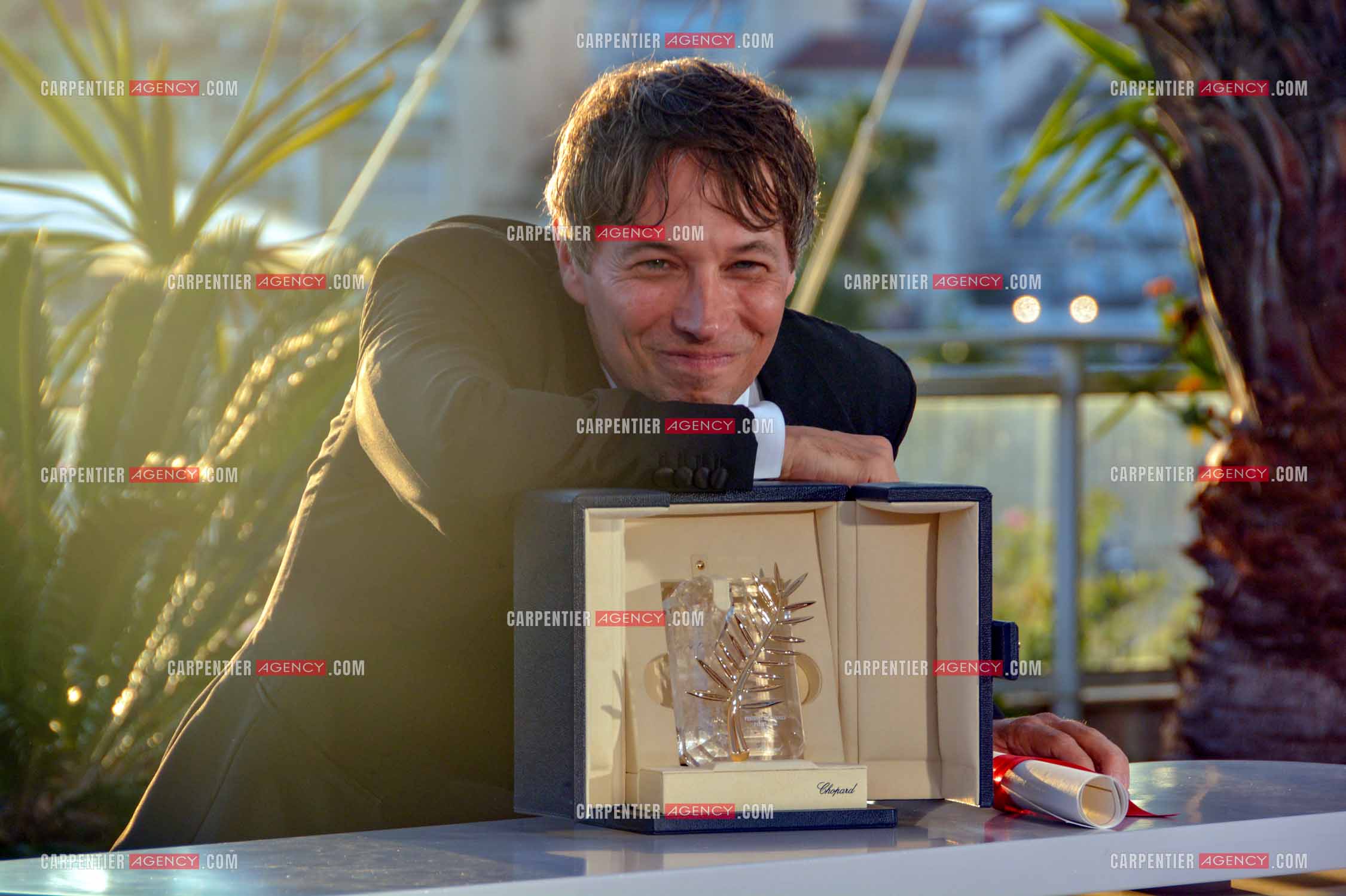 Clôture du  77ème Festival de Cannes et remises des Palmes d'or. Photocall des gagnants. Le réalisateur et scénariste américain Sean Baker, lauréat de la Palme d'or.