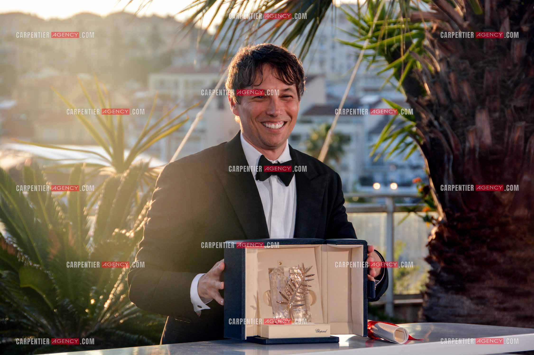 Clôture du  77ème Festival de Cannes et remises des Palmes d'or. Photocall des gagnants. Le réalisateur et scénariste américain Sean Baker, lauréat de la Palme d'or.